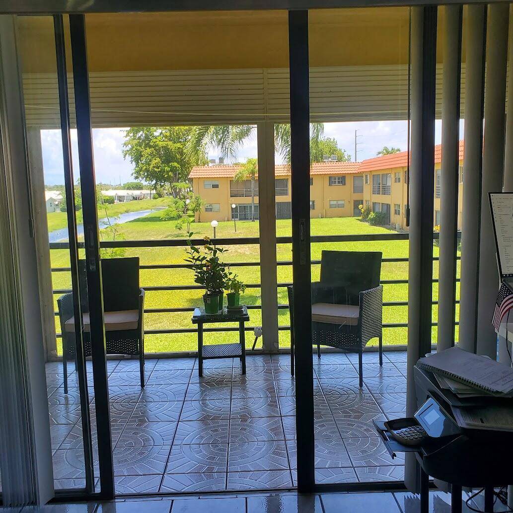 Boynton Beach, FL 33426,2161 W Woolbright RD M201