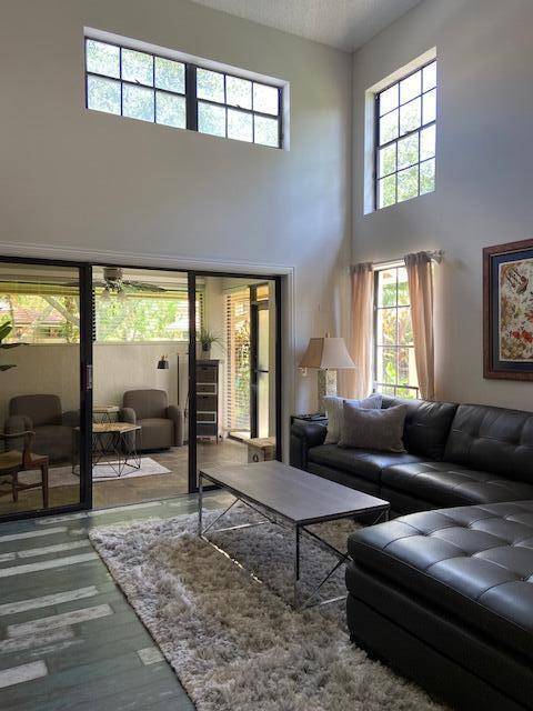 Palm Beach Gardens, FL 33418,364 Prestwick 4 CIR 4