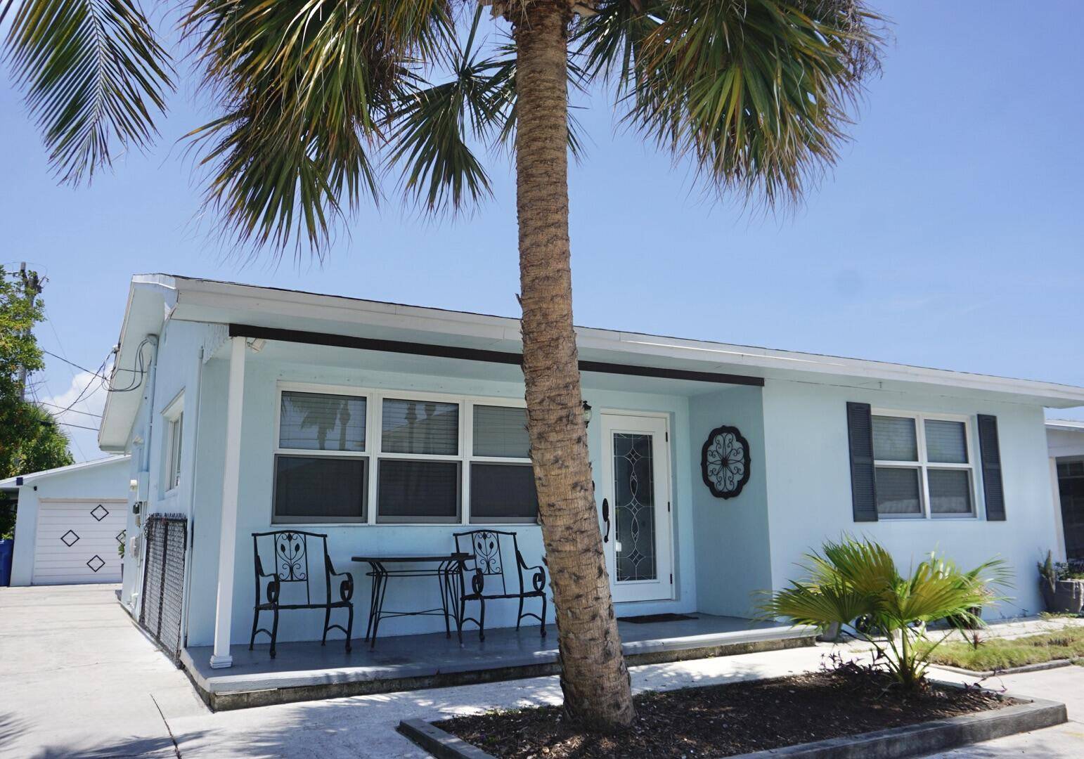 Lantana, FL 33462,323 W Pine ST