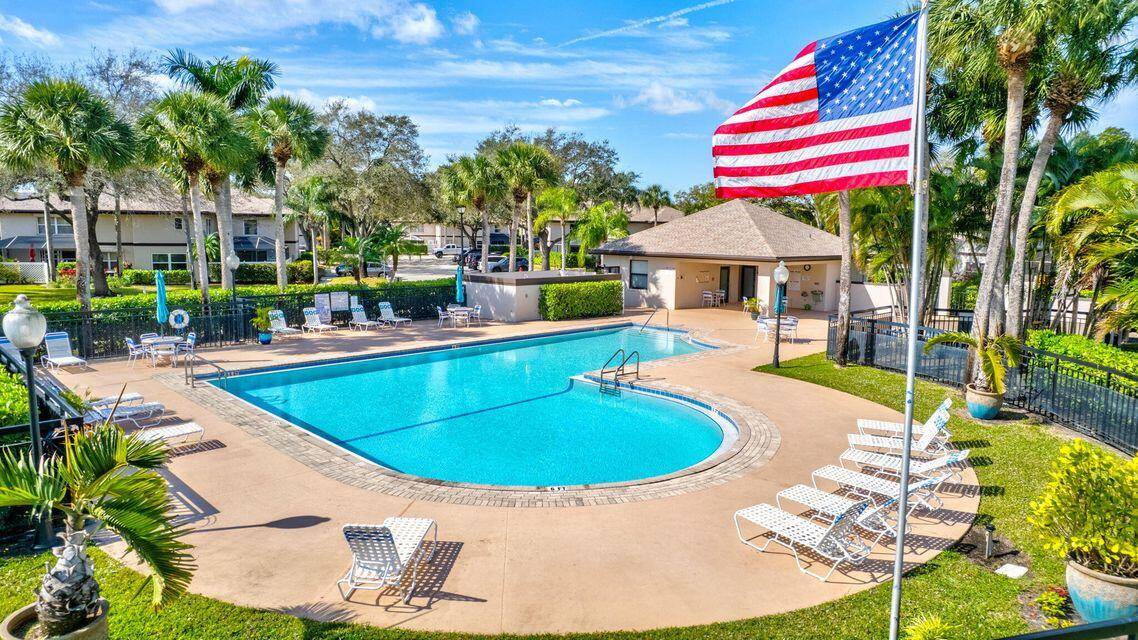 Royal Palm Beach, FL 33411,18 Amherst CT B