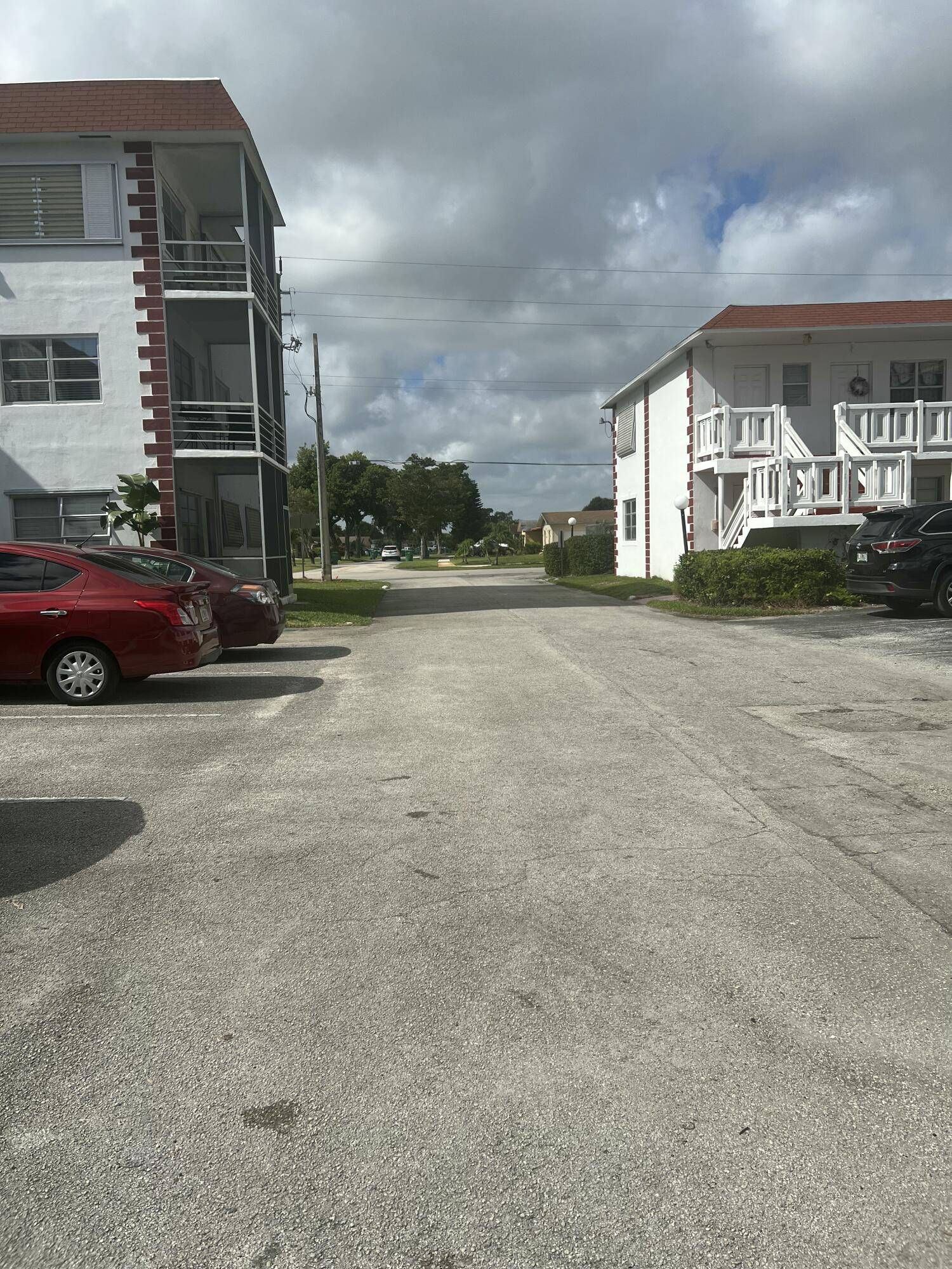 Lauderhill, FL 33313,1300 NW 43 TER 104-107