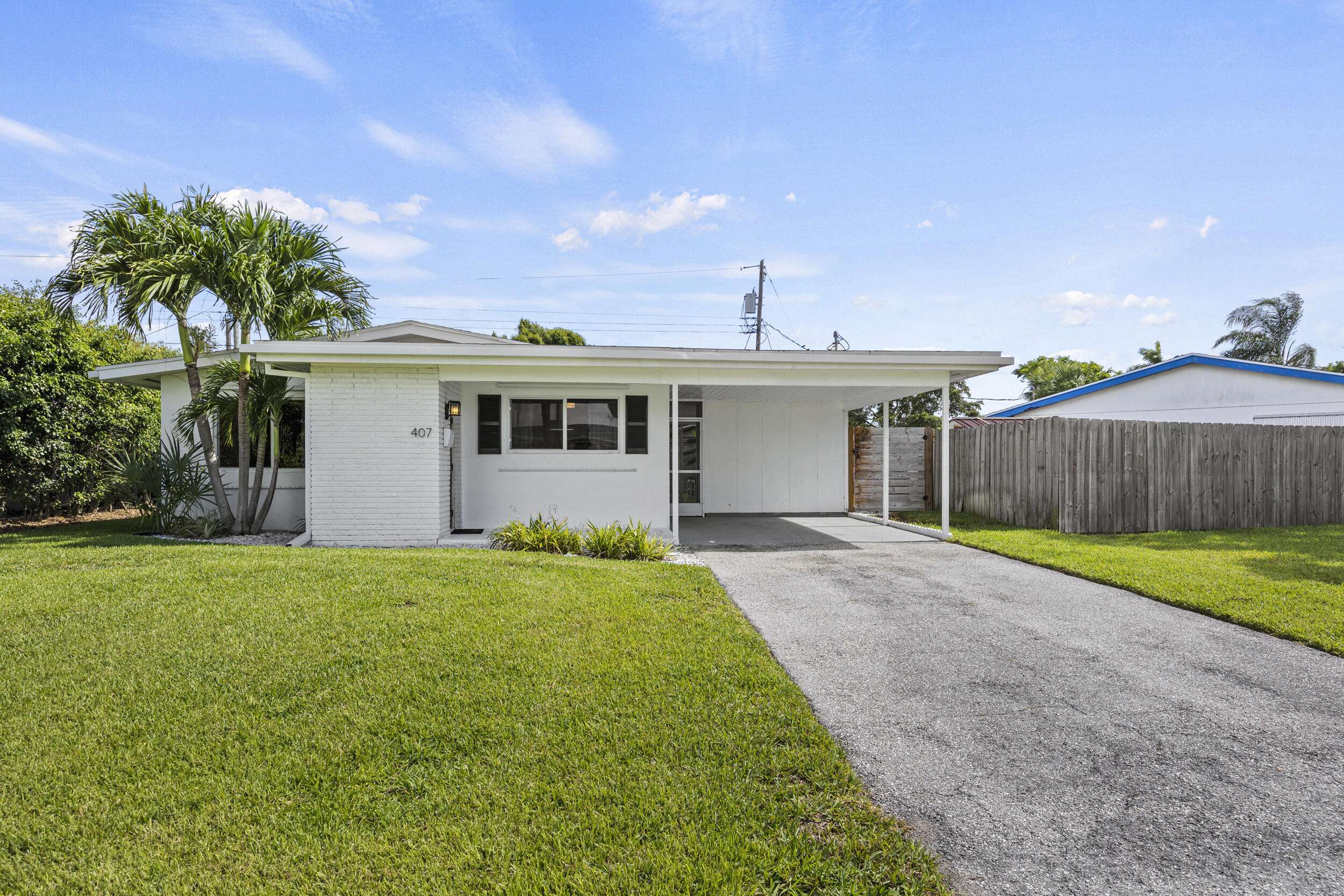 Palm Beach Gardens, FL 33410,407 Riverside DR