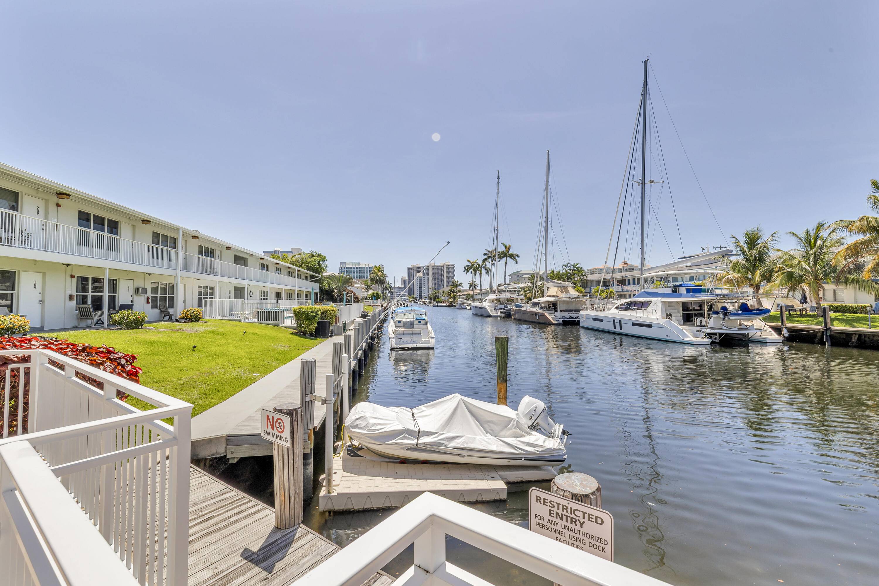 Fort Lauderdale, FL 33306,3220 Bayview DR 115