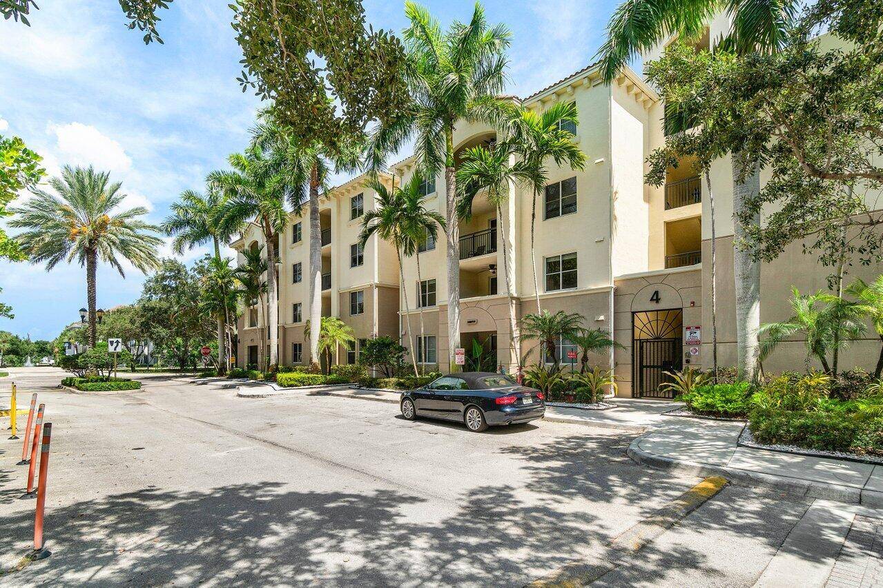Boynton Beach, FL 33426,4 201 Renaissance WAY 201