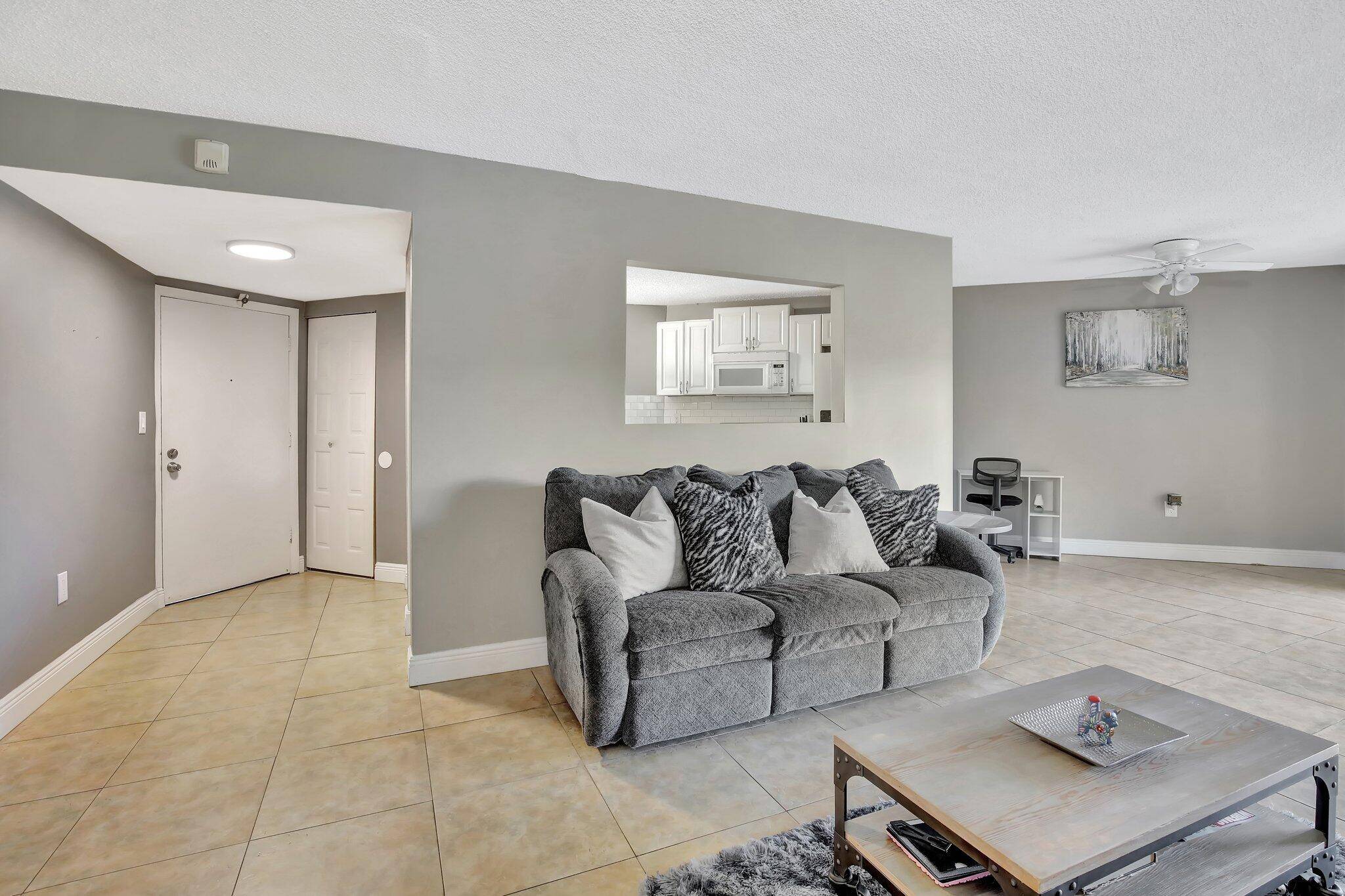 Plantation, FL 33317,6855 W Broward BLVD 406