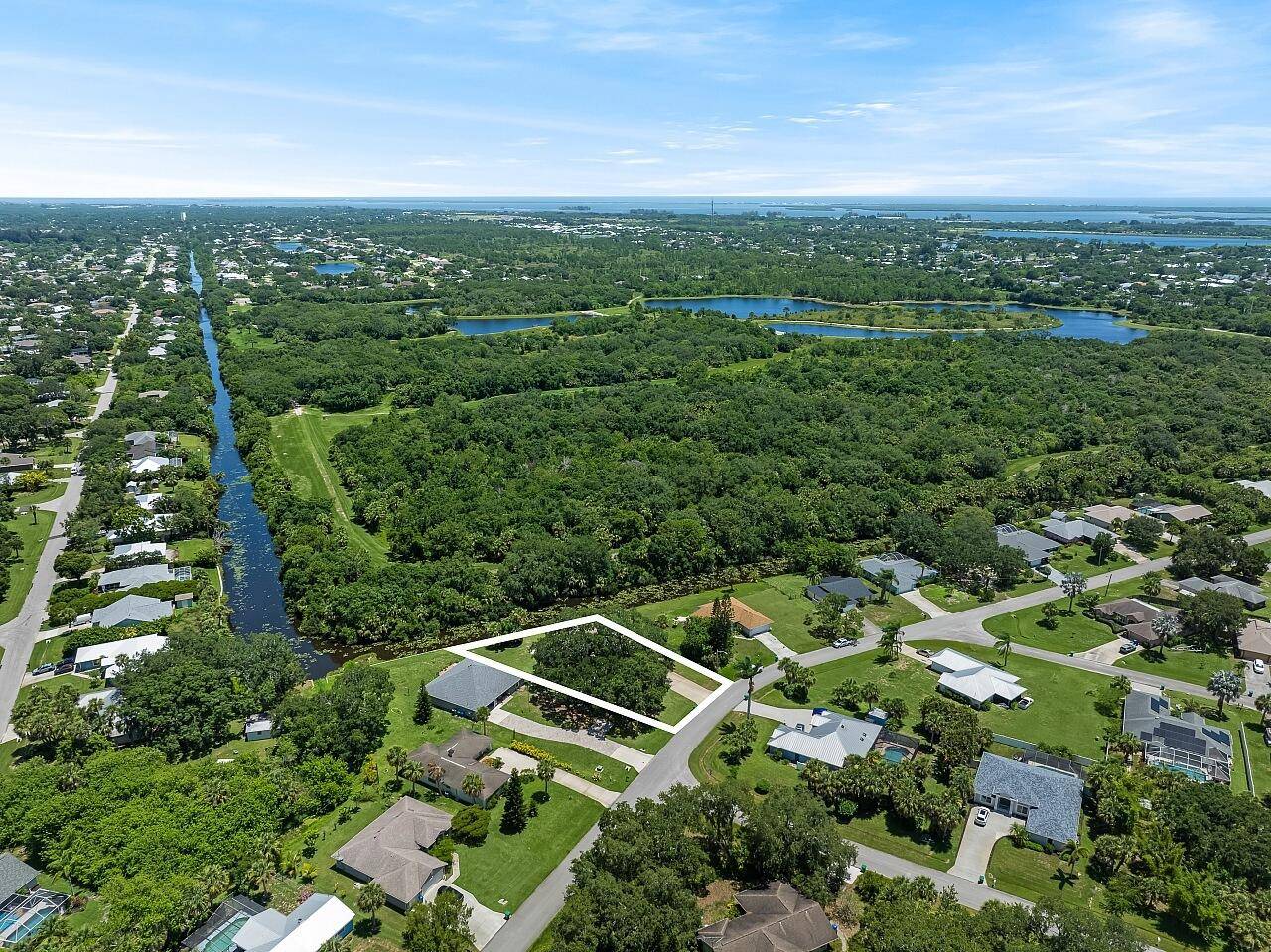 Sebastian, FL 32958,281 Caravan TER