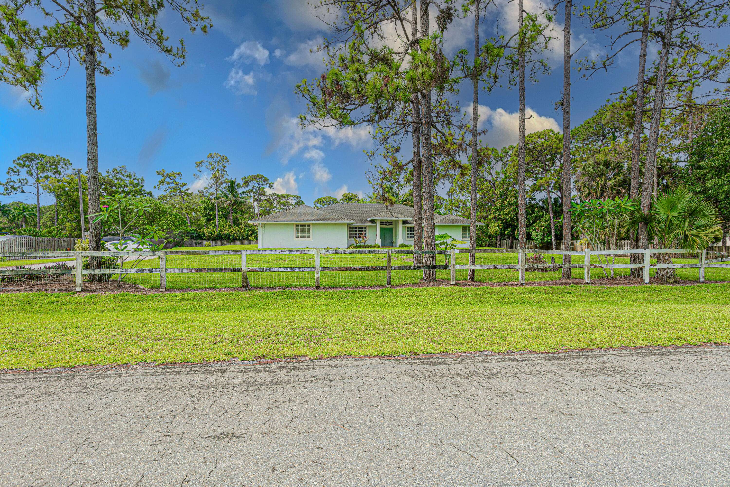 Loxahatchee, FL 33470,16330 E Wiltshire DR