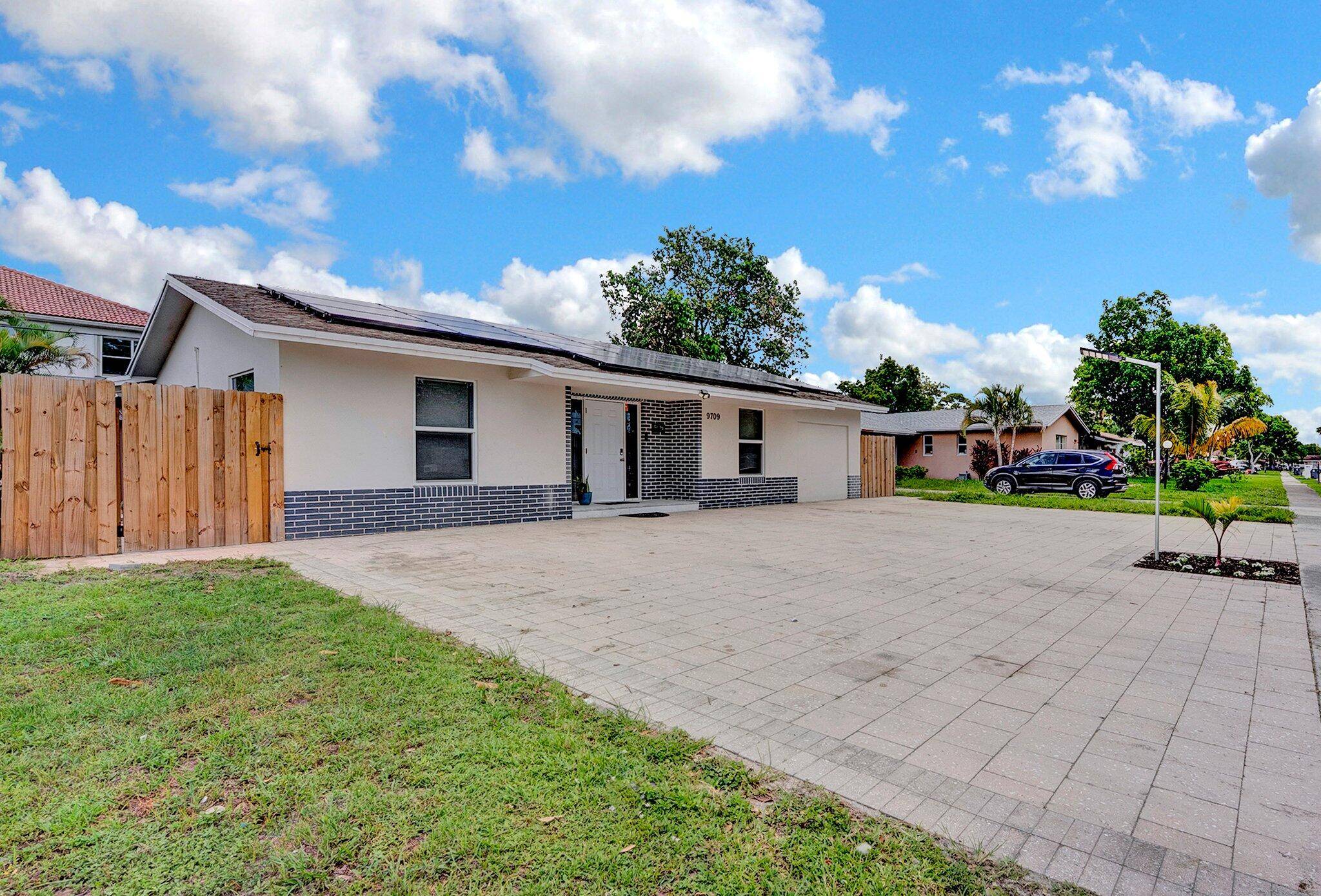 Boca Raton, FL 33428,9709 SW 1st PL