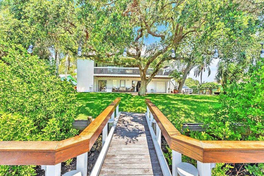 Palm Beach Gardens, FL 33410,2438 Inland Cove RD