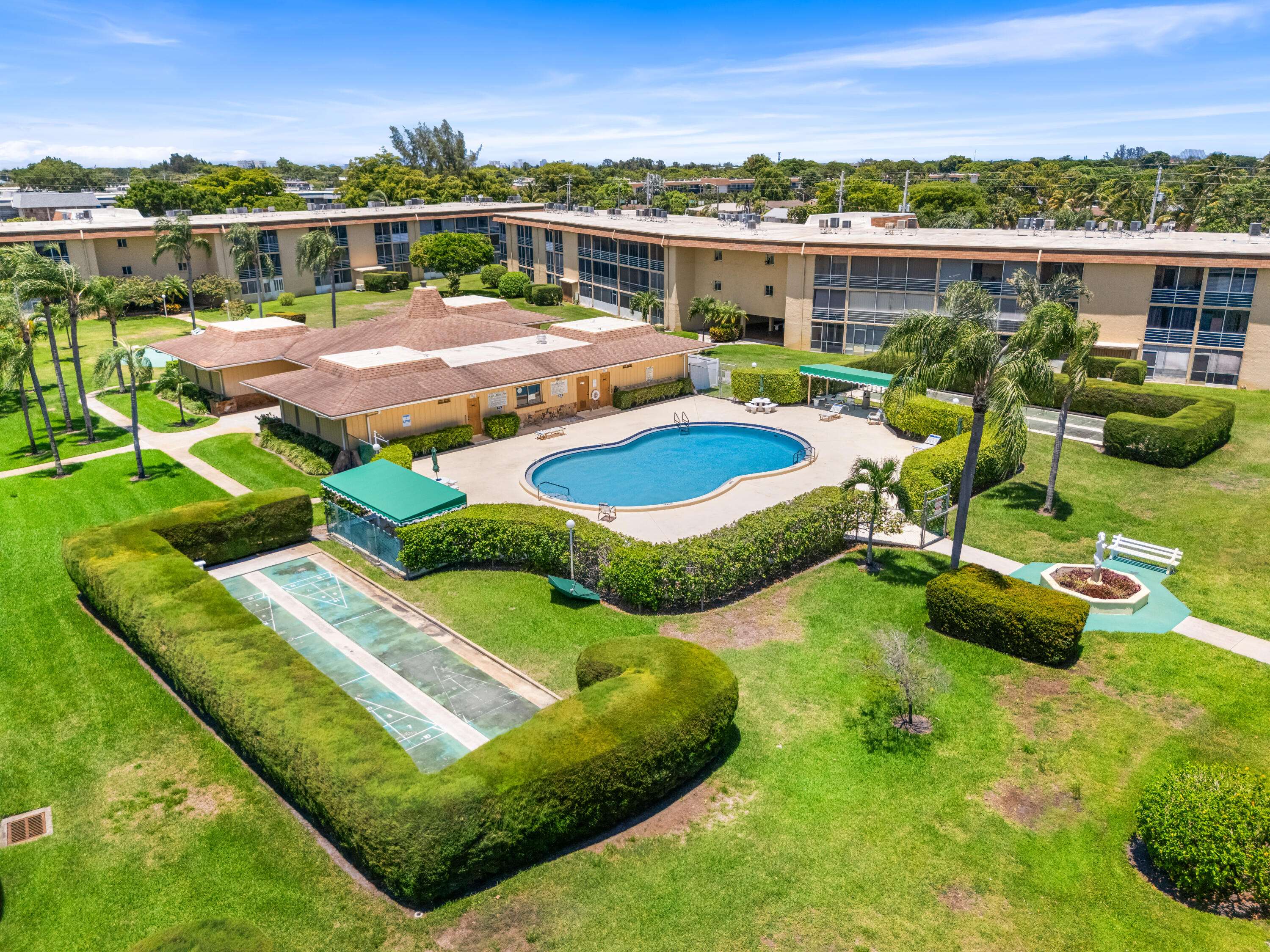 Palm Springs, FL 33461,500 Village Green CIR 311