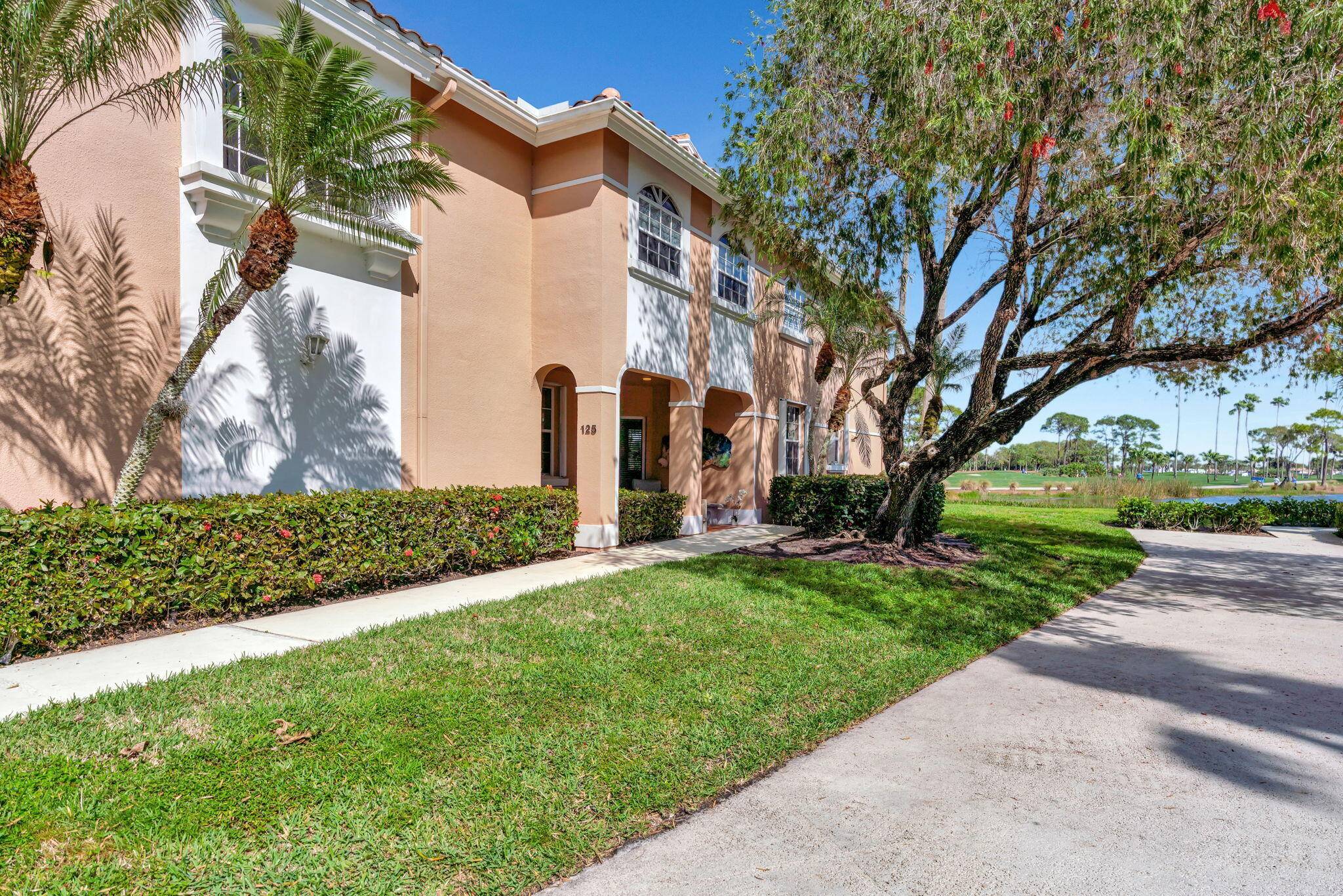 Palm Beach Gardens, FL 33418,125 Legendary CIR