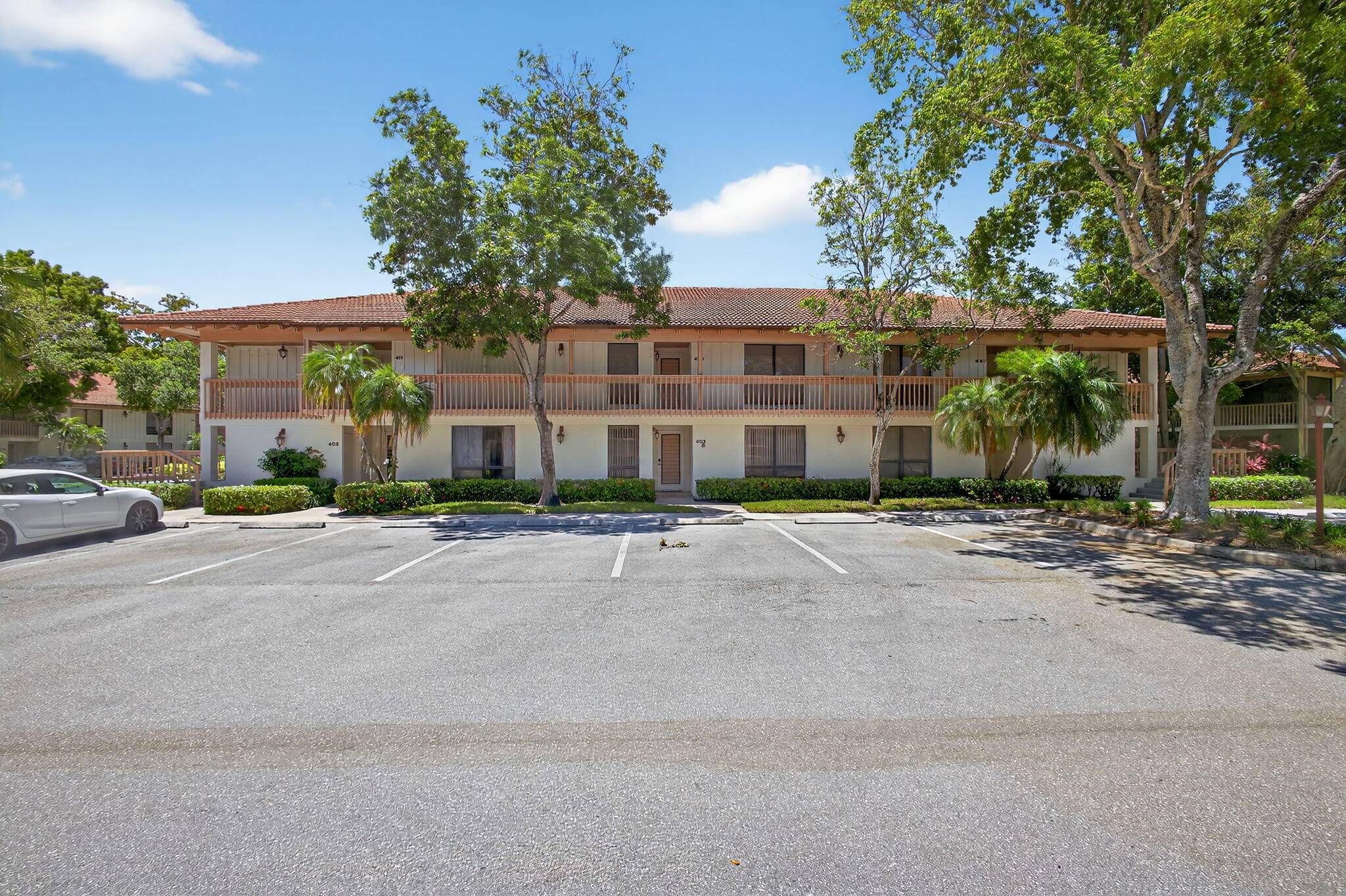 Palm Beach Gardens, FL 33418,409 S Brackenwood LN