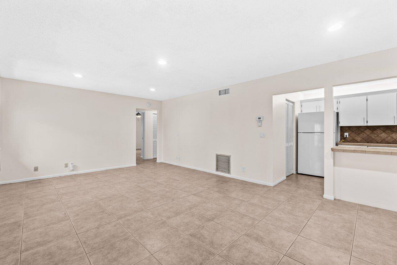 Greenacres, FL 33463,432 Pine Glen LN C-2
