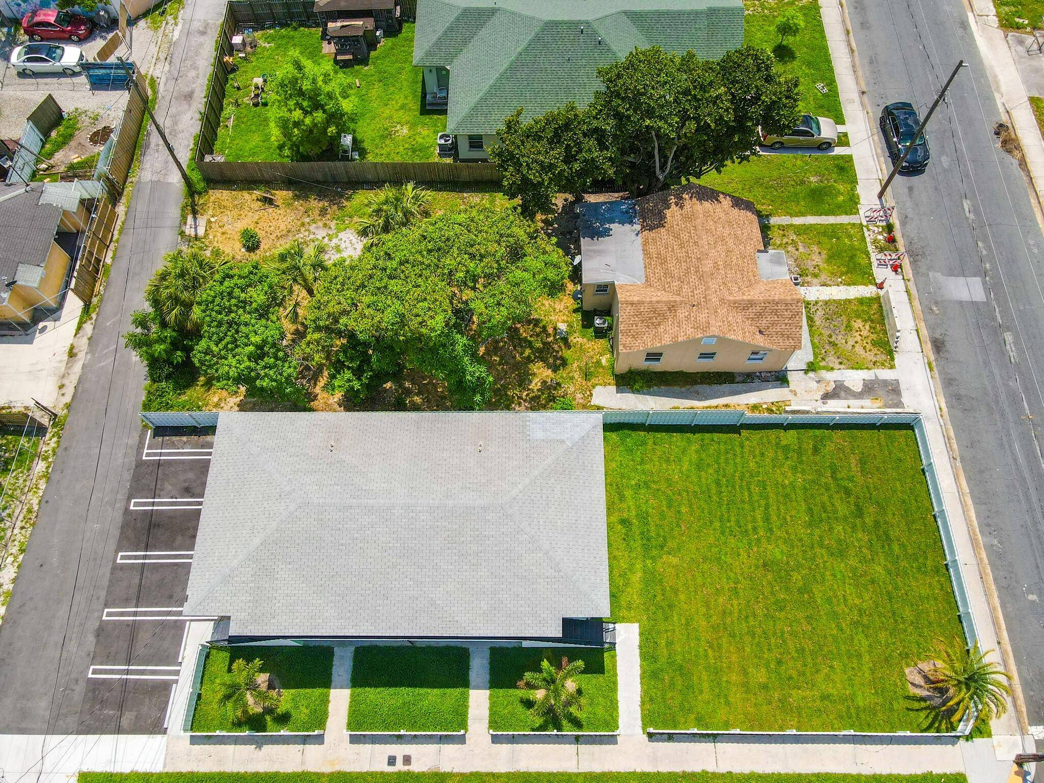 West Palm Beach, FL 33401,1319 Douglass AVE #102