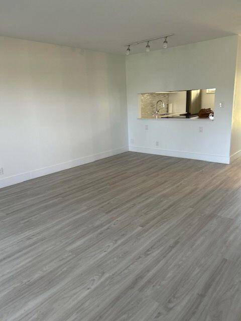 Palm Springs, FL 33461,2811 S Garden DR 110