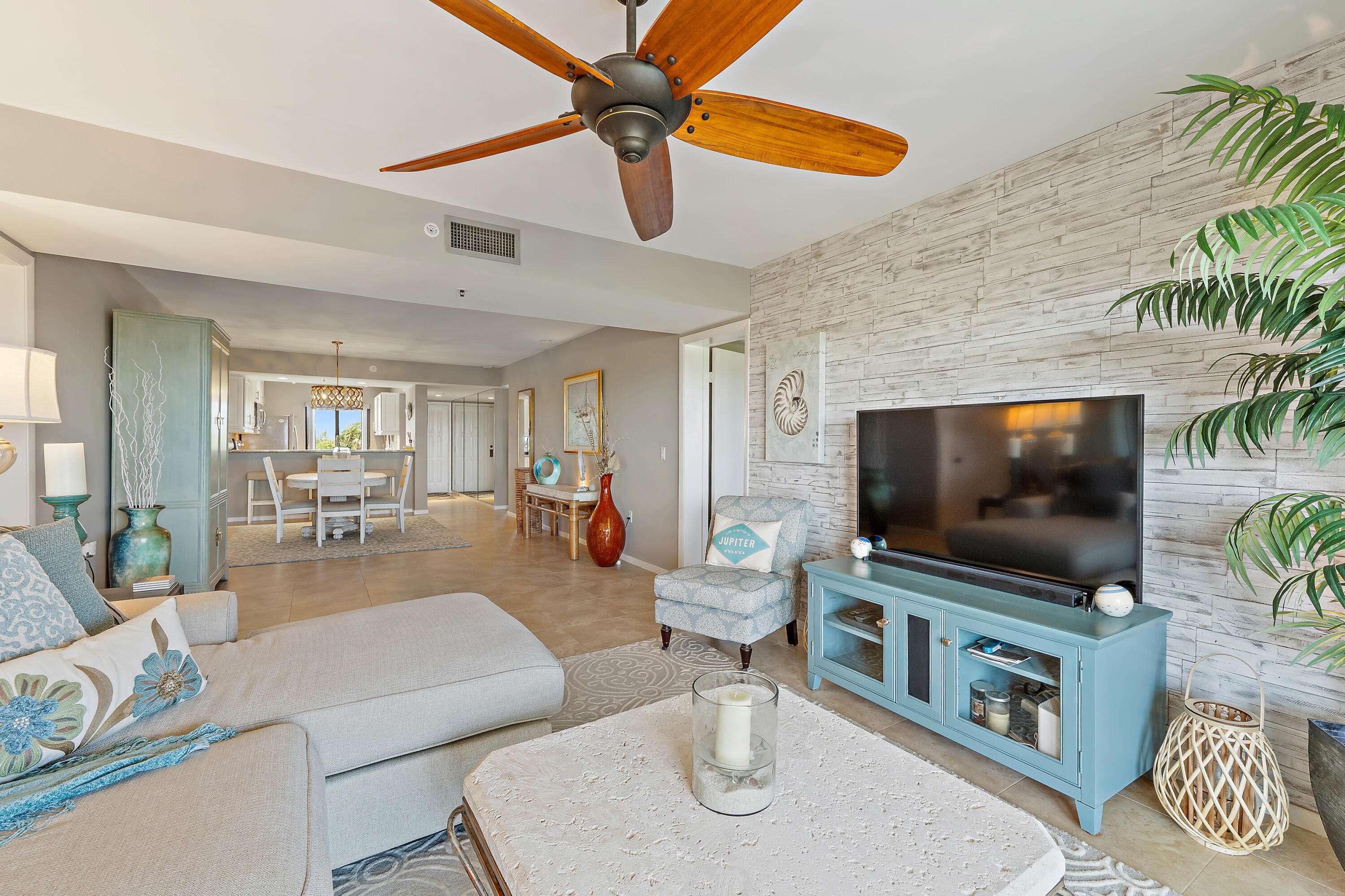 Jupiter, FL 33477,301 Ocean Bluffs BLVD 405