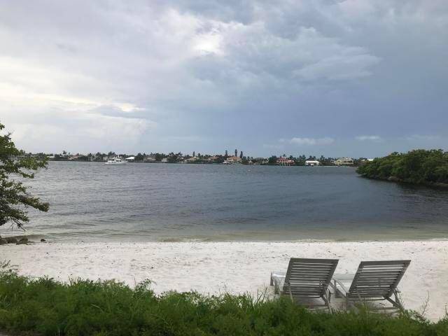 Hypoluxo, FL 33462,1000 Scotia DR 107