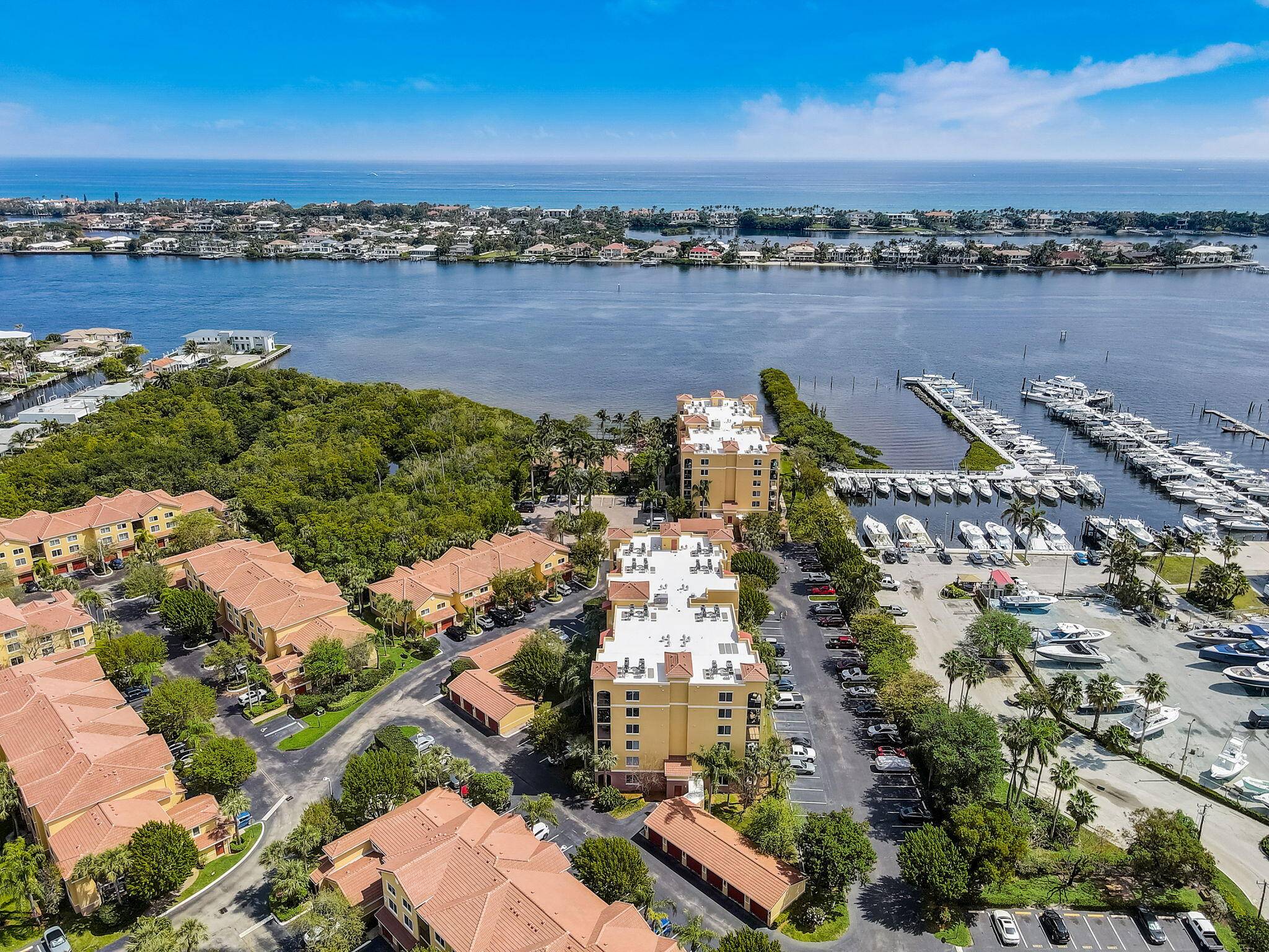 Hypoluxo, FL 33462,1000 Scotia DR 107