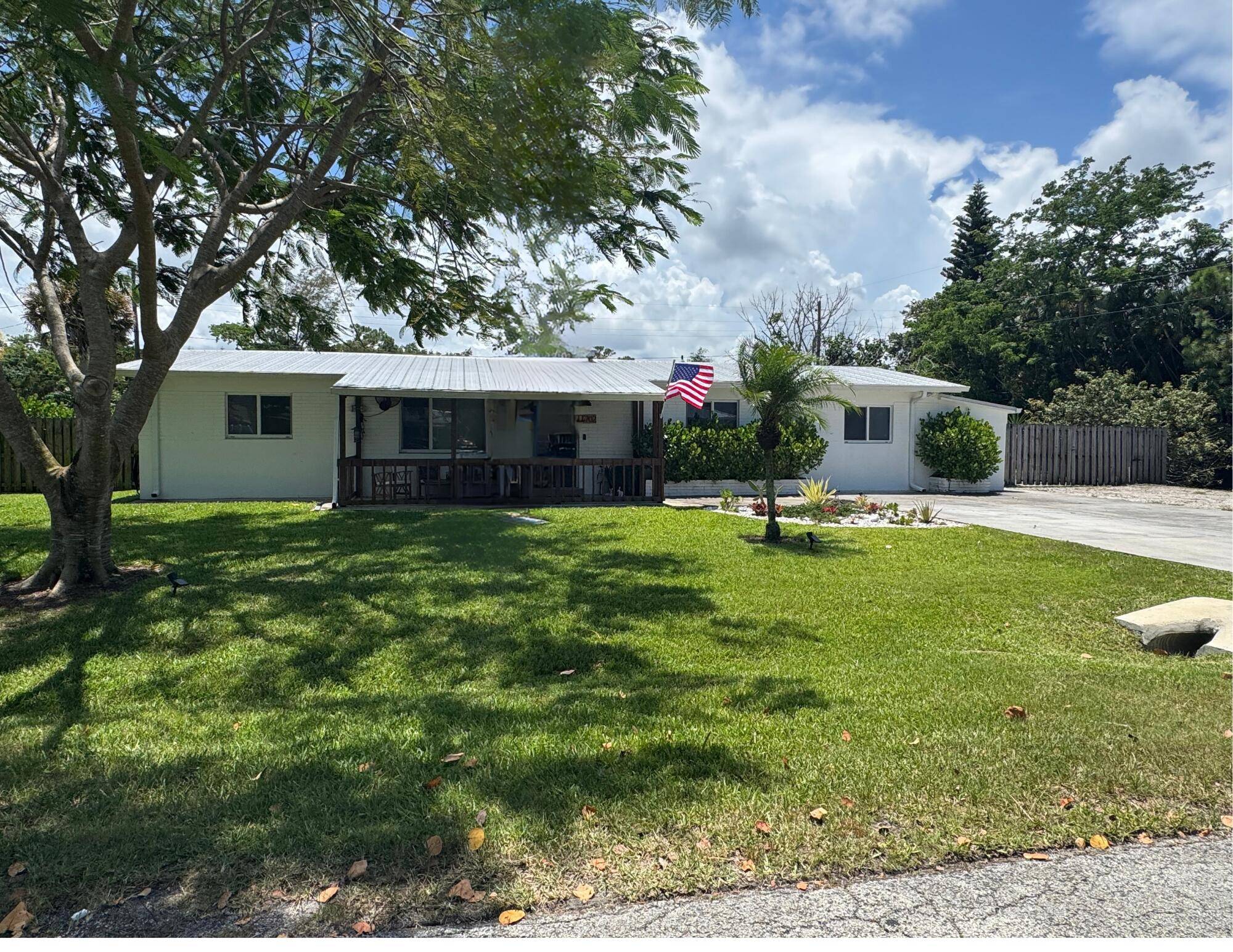 Stuart, FL 34997,5702 SE Laguna AVE