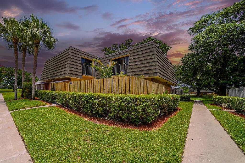 West Palm Beach, FL 33407,3321 33rd WAY