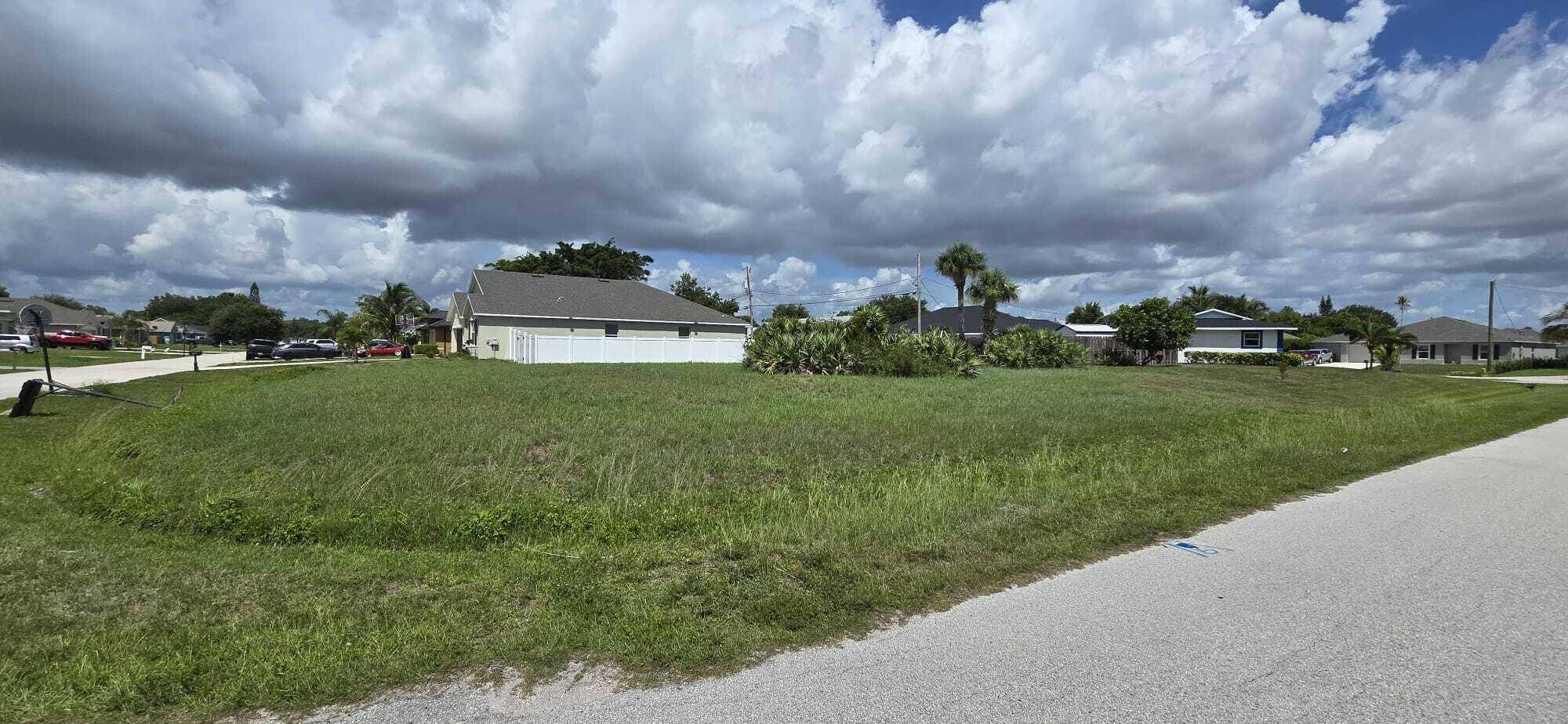 Port Saint Lucie, FL 34953,801 SW Amethist TER