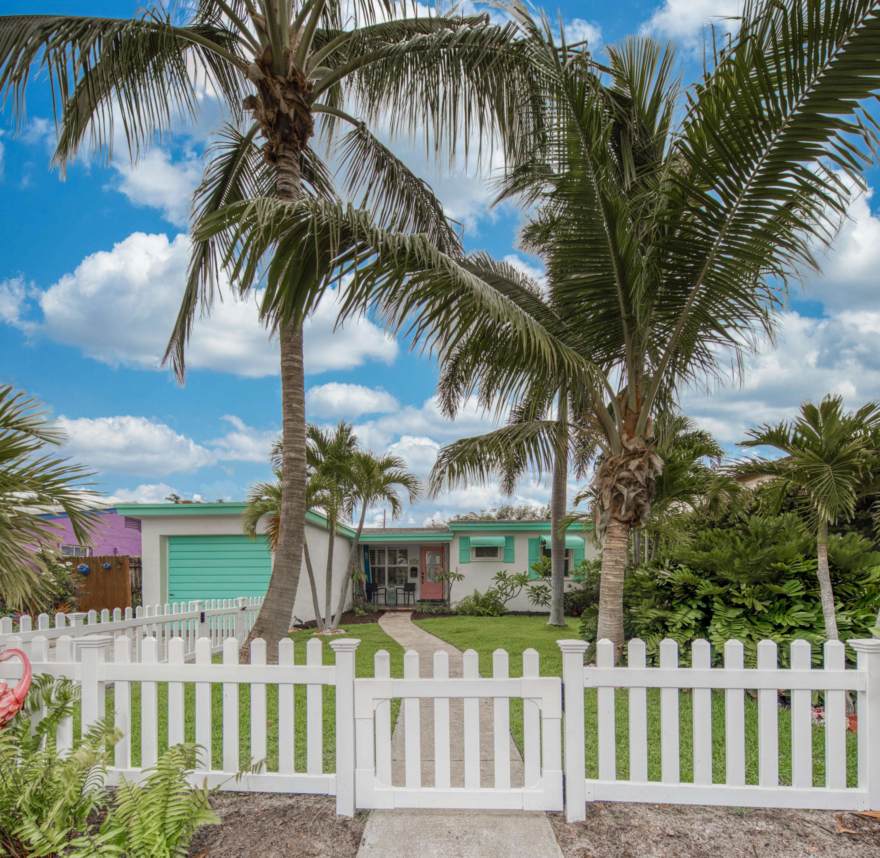 Lake Worth Beach, FL 33460,1218 N Ocean Breeze