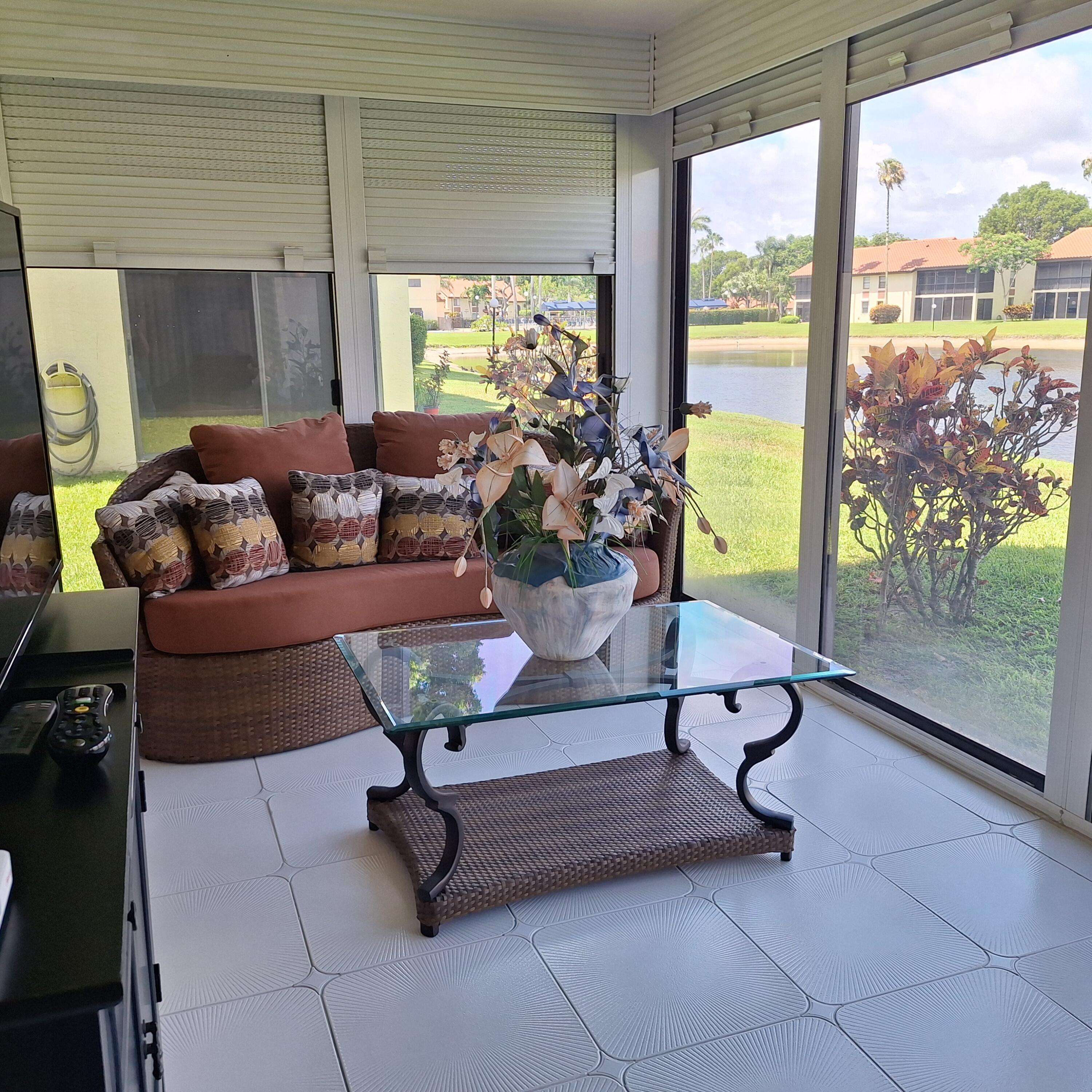 Boynton Beach, FL 33437,10231 N Circle Lake DR 101