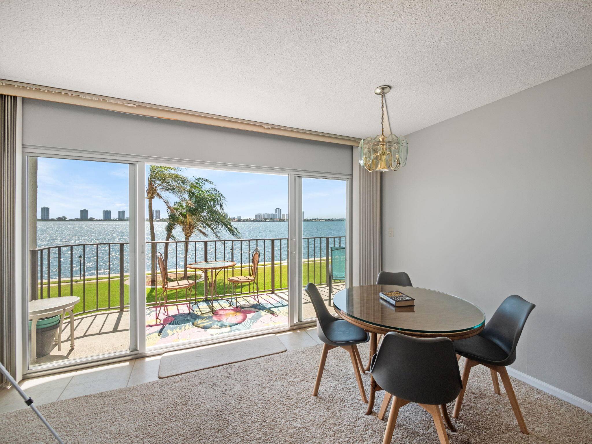 Lake Park, FL 33403,801 Lake Shore DR 204