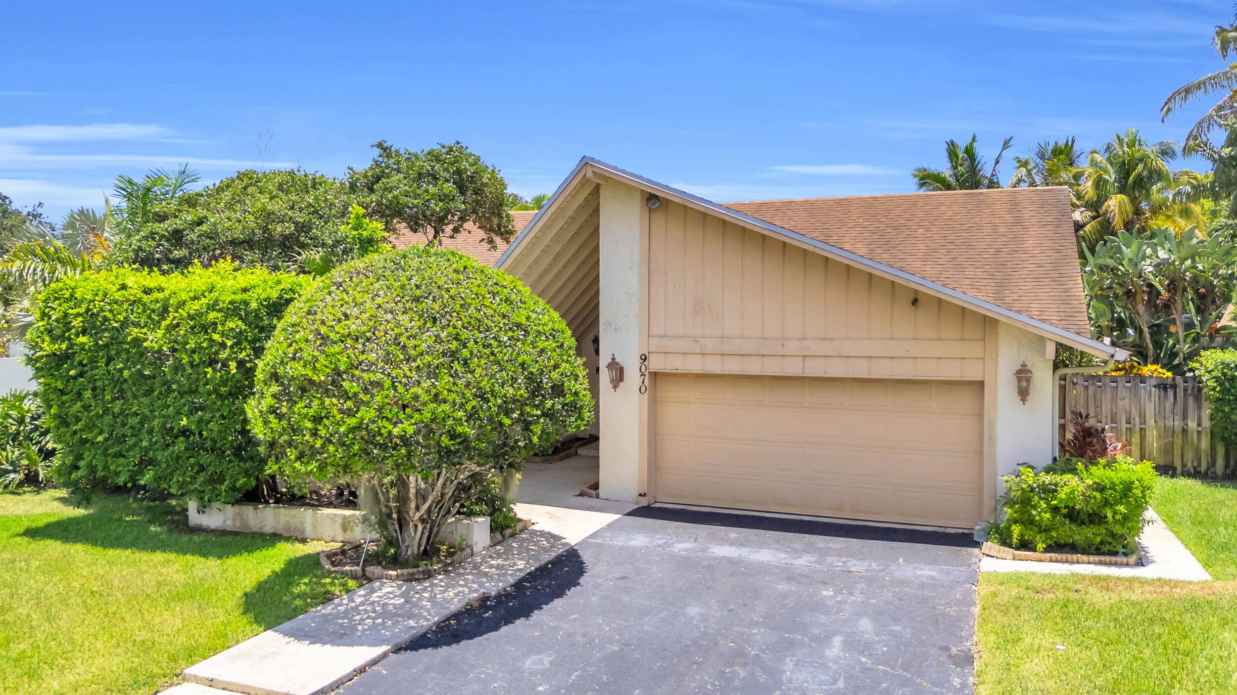 Plantation, FL 33322,9070 NW 16th ST