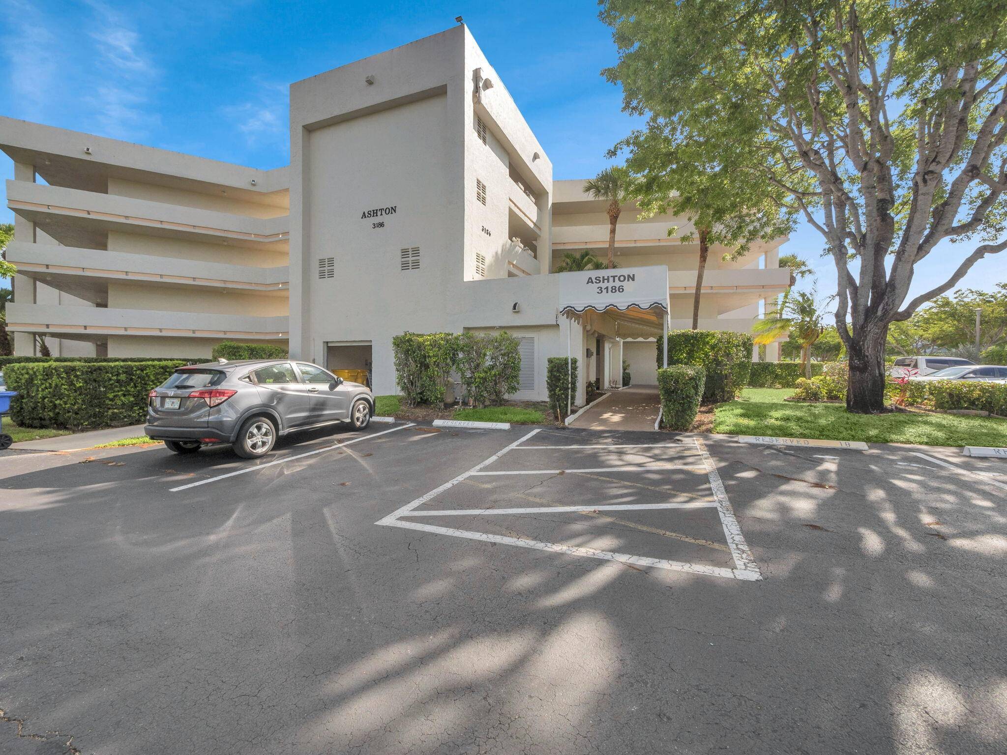 Lake Worth, FL 33467,3186 Via Poinciana 114