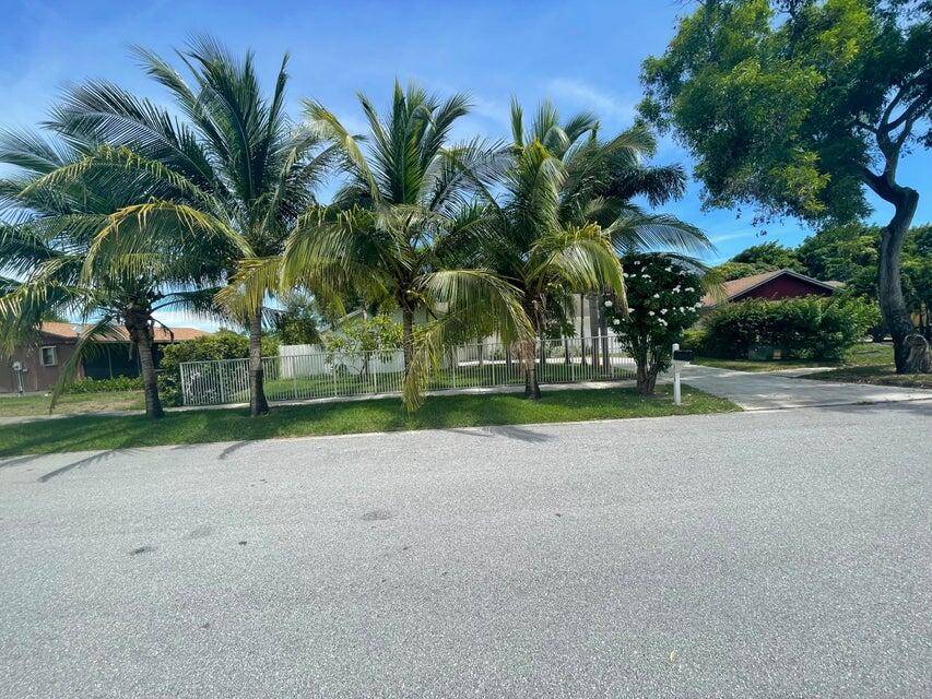 West Palm Beach, FL 33409,310 W Elaine CIR