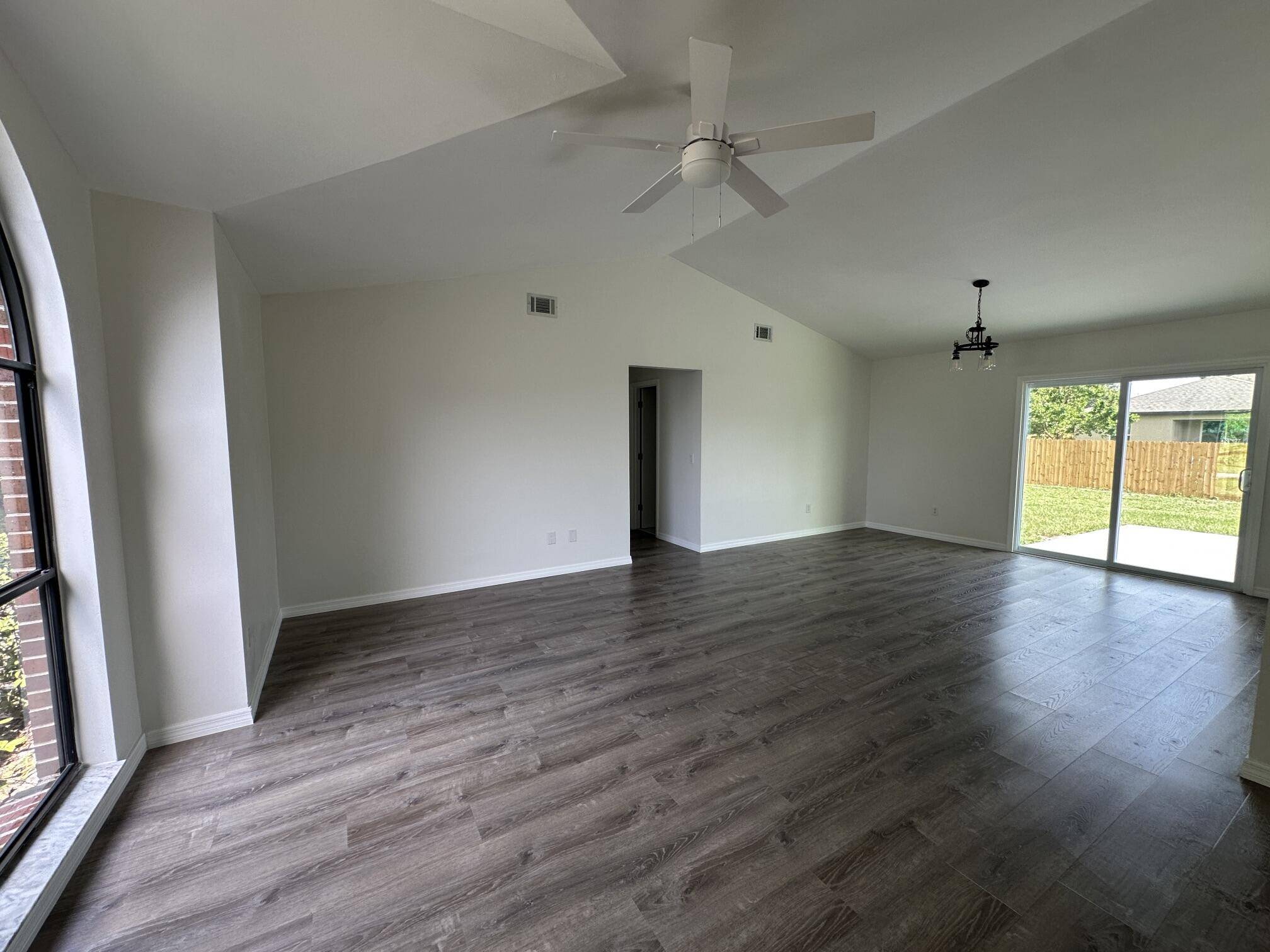 Port Saint Lucie, FL 34984,226 SW Statler AVE