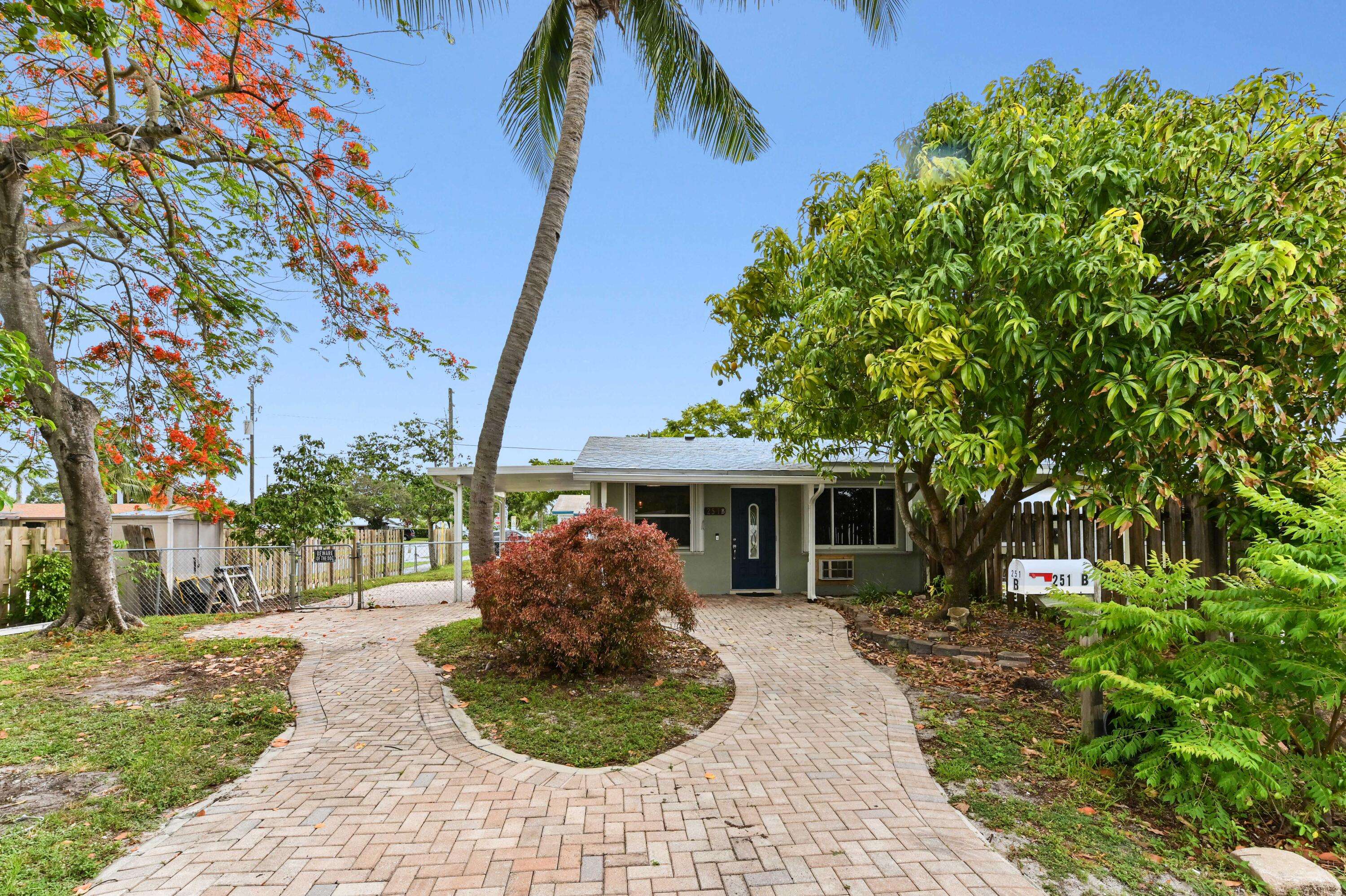 Oakland Park, FL 33334,251b NE 57th CT