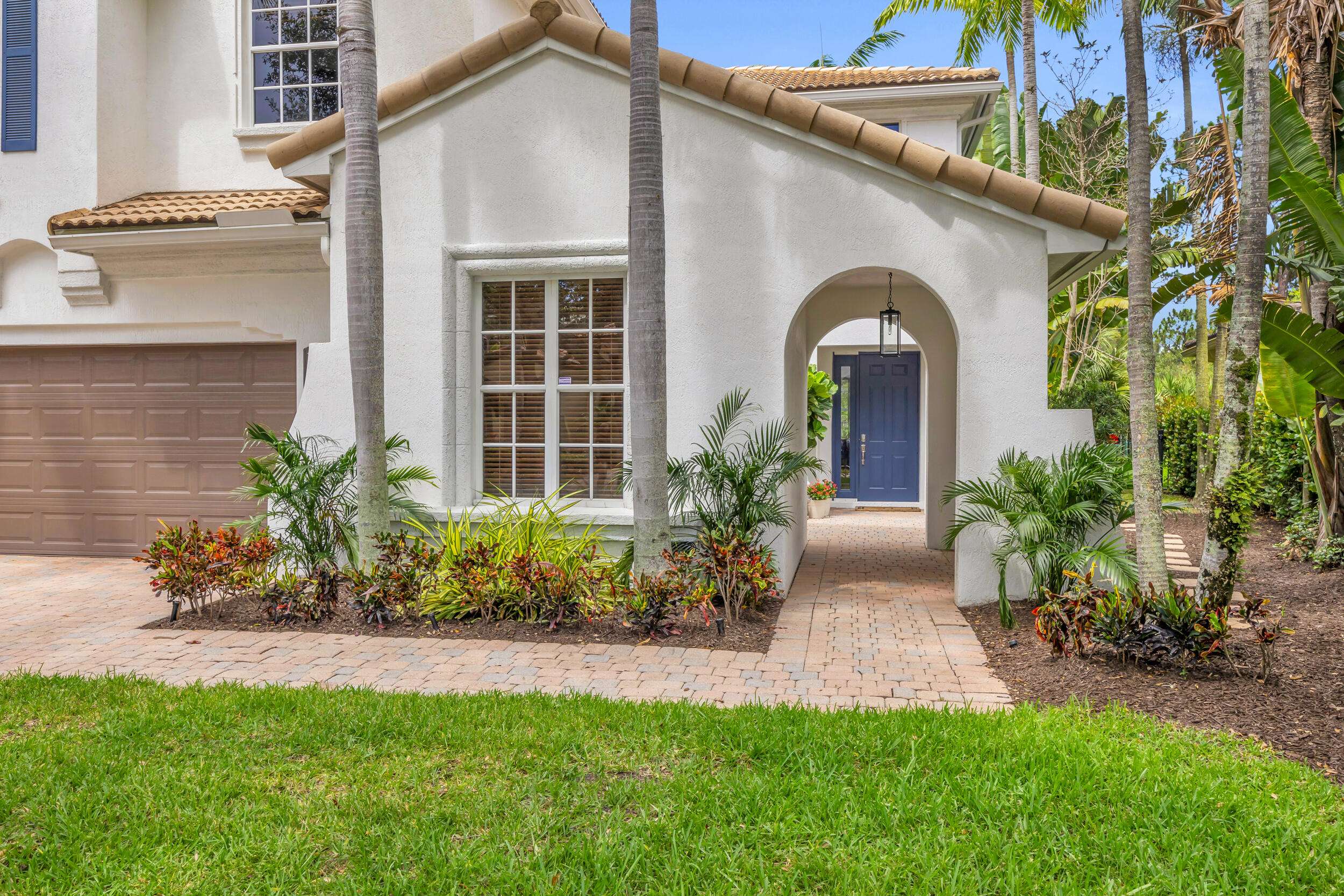 Palm Beach Gardens, FL 33410,1909 Flower DR