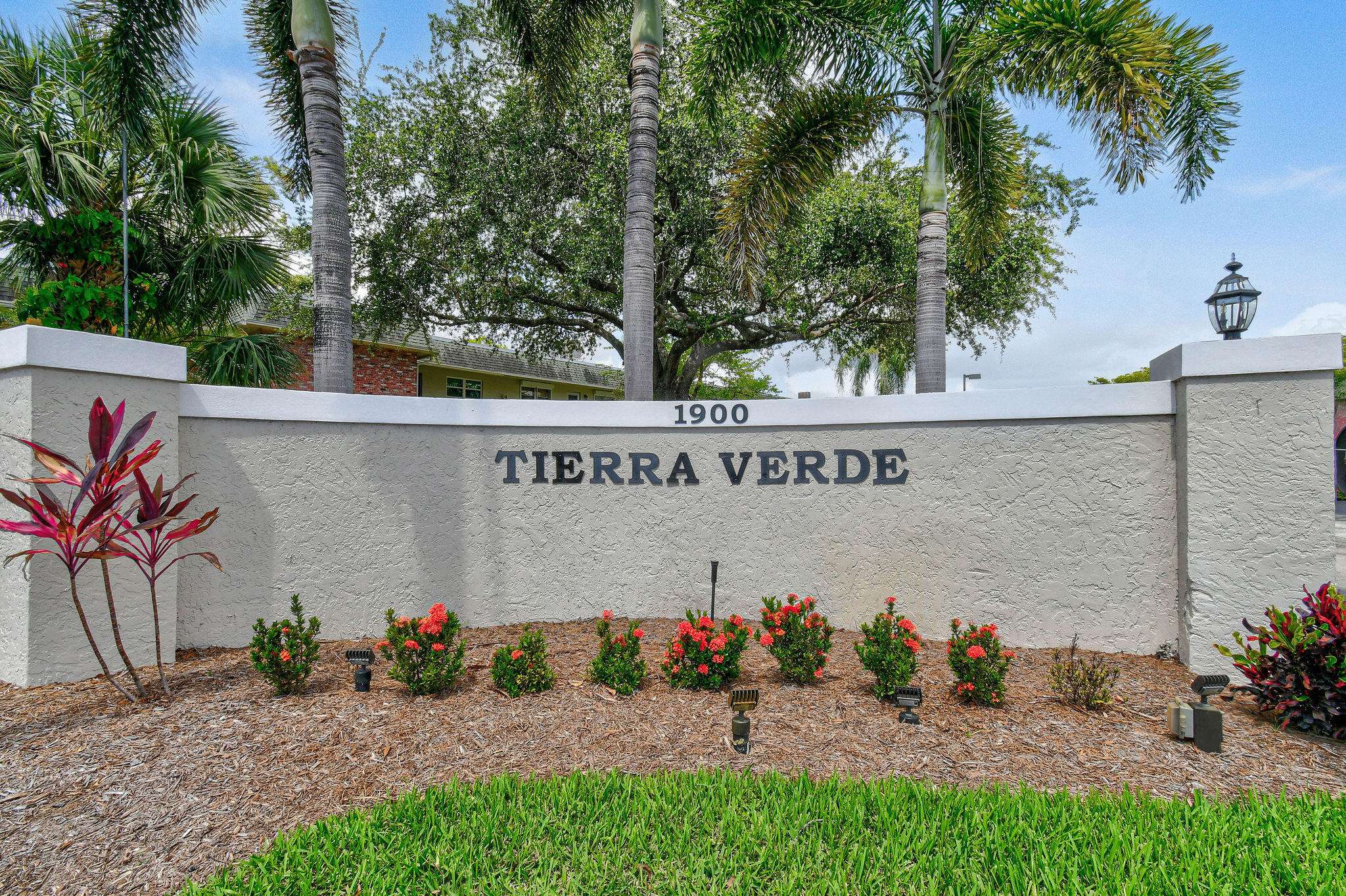 Stuart, FL 34994,1900 S Kanner HWY 3-108