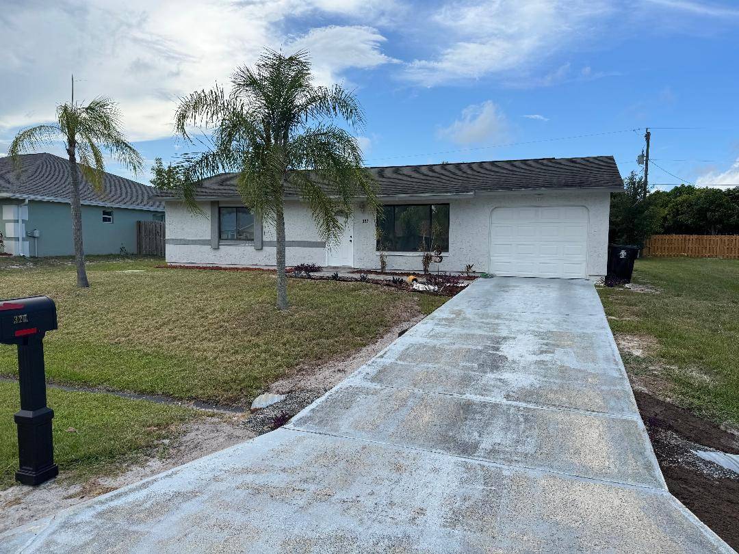Port Saint Lucie, FL 34983,327 NE Surfside AVE
