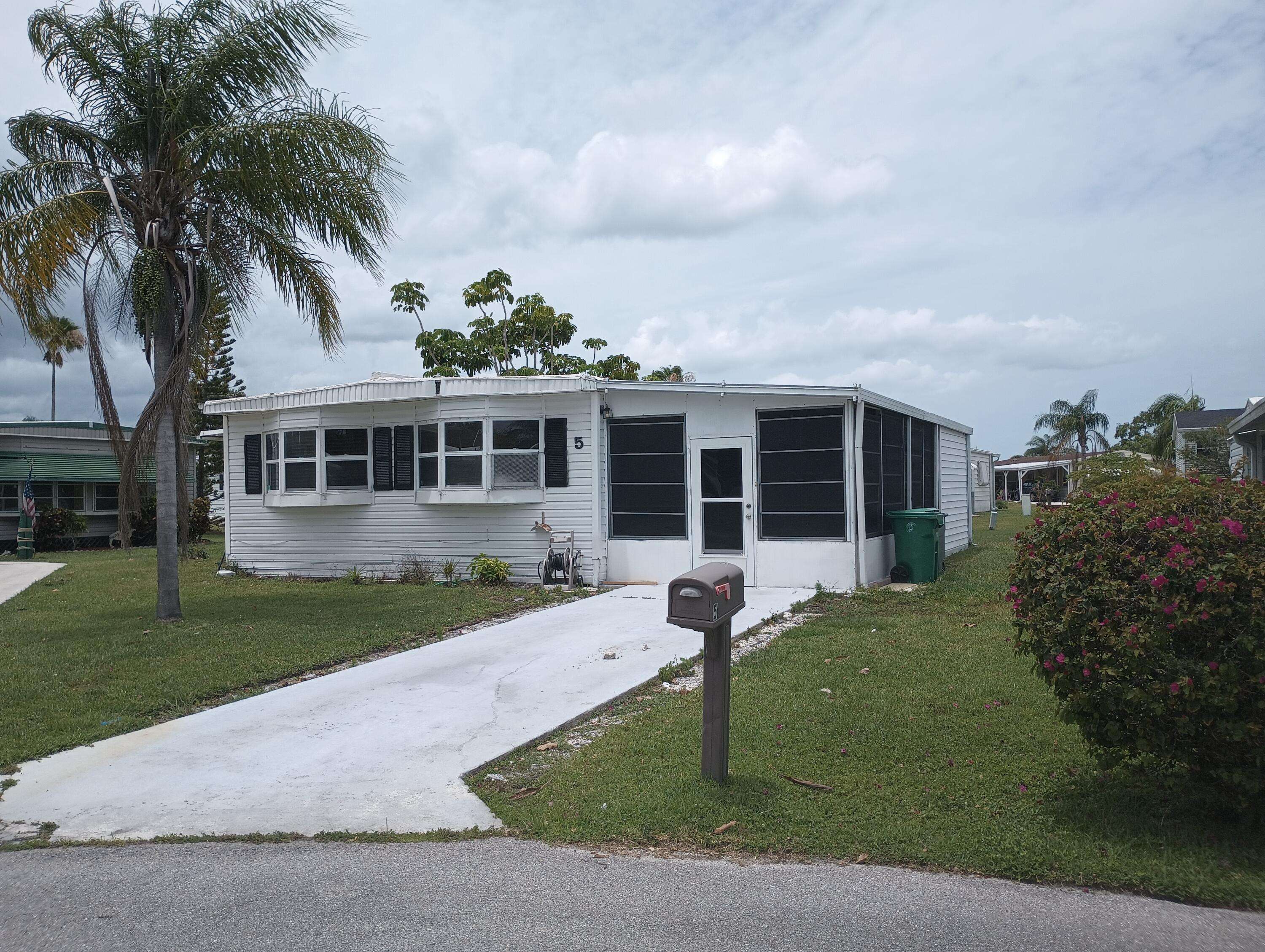 Port Saint Lucie, FL 34952,5 Santa Fe LN