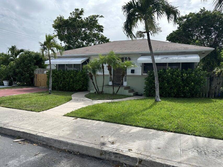 Lake Worth Beach, FL 33460,727 S M ST