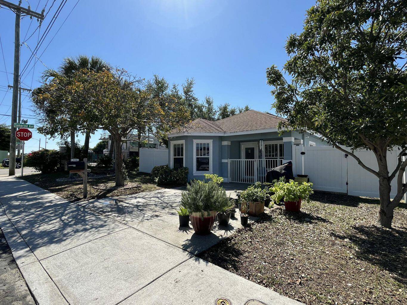 West Palm Beach, FL 33407,1006 22nd ST