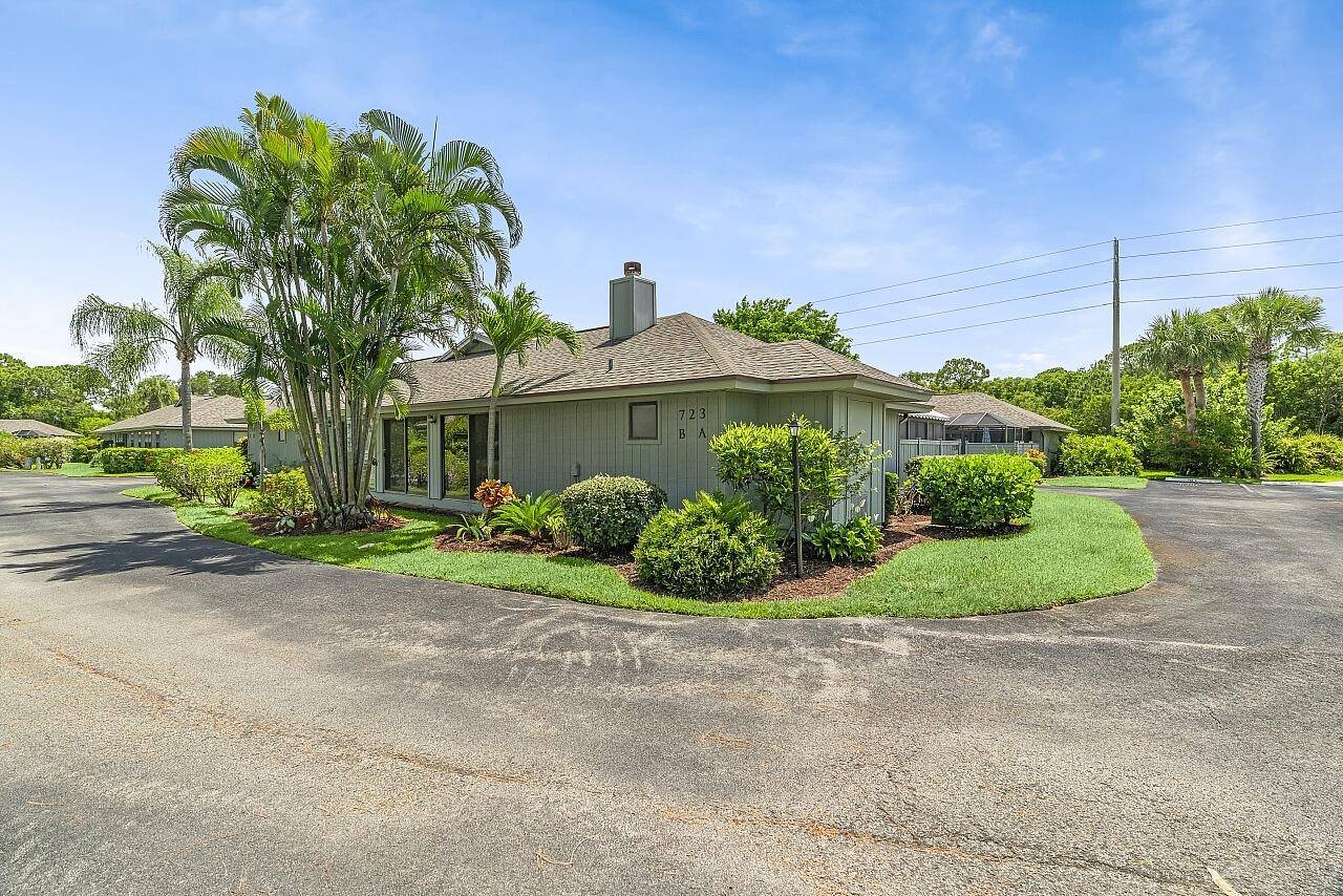 Vero Beach, FL 32962,723 SW Timber Ridge TRL B