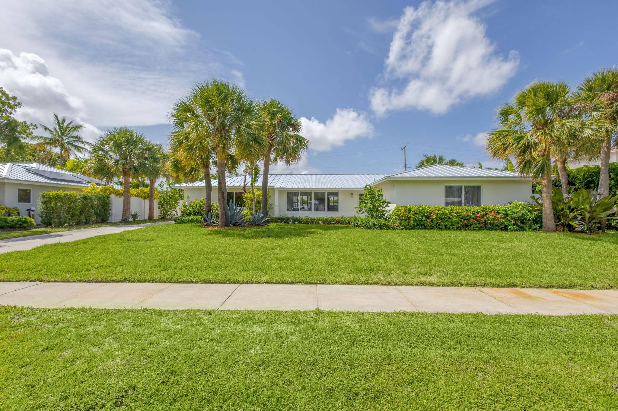 North Palm Beach, FL 33408,131 S Cruiser RD