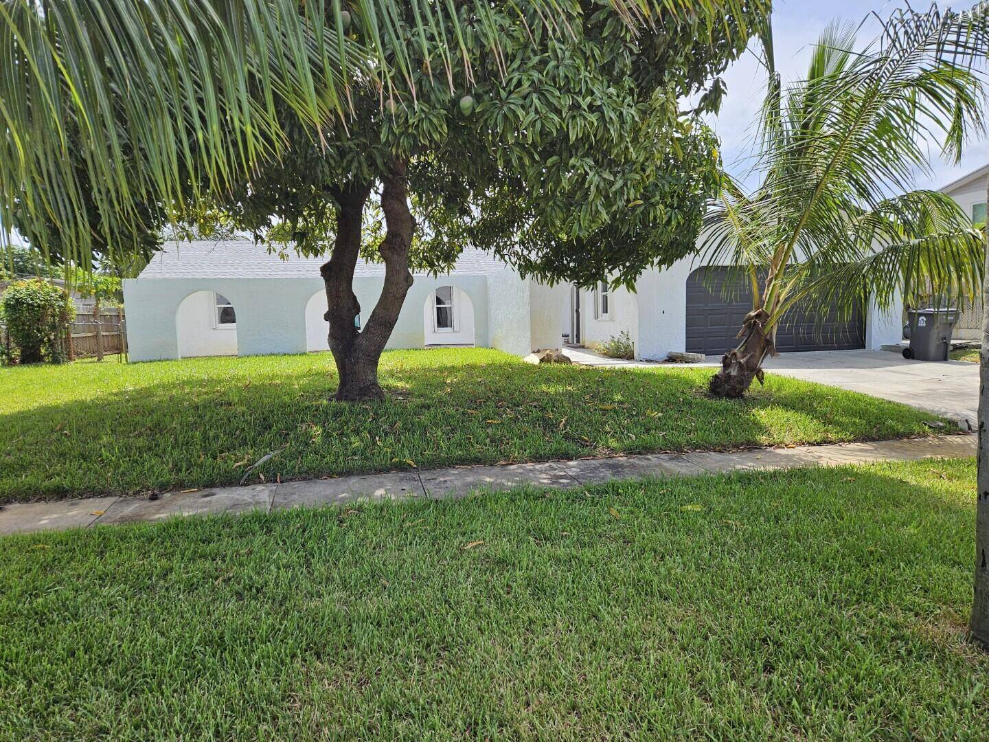 West Palm Beach, FL 33417,1123 Woodbine RD