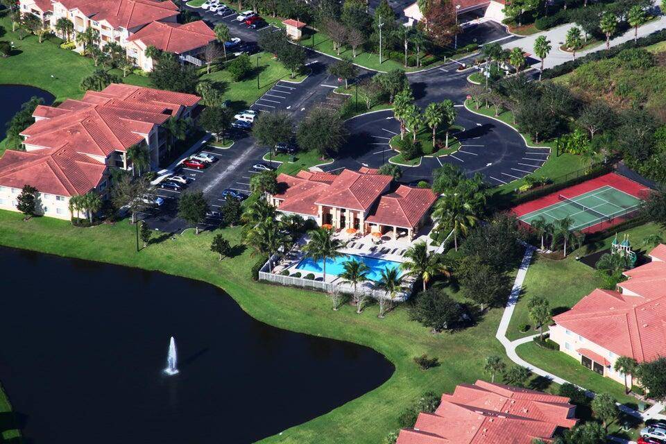 Port Saint Lucie, FL 34986,251 SW Palm DR 305