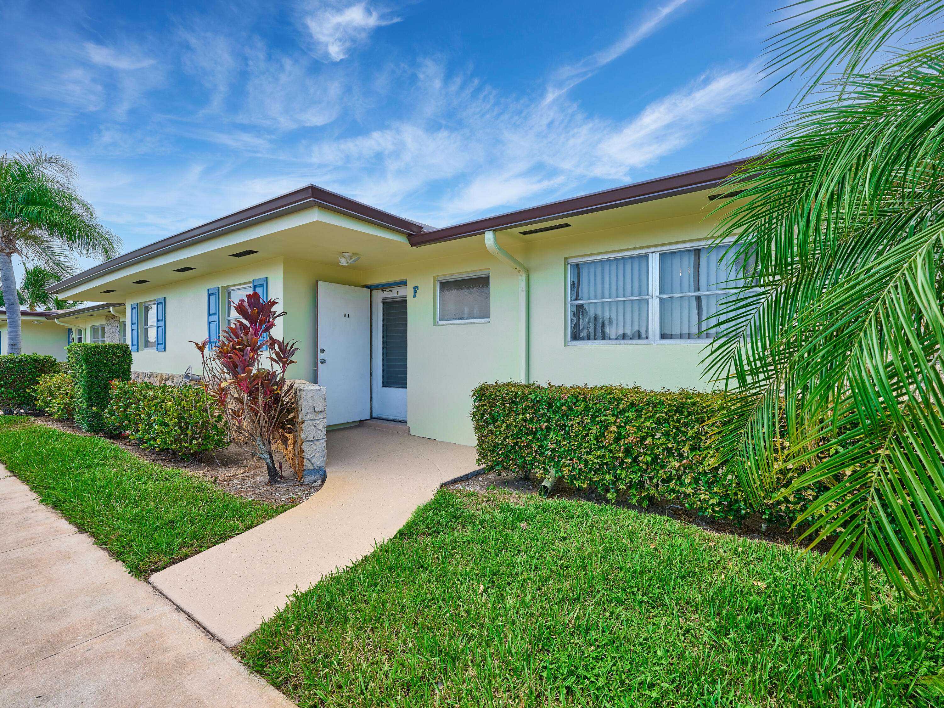 West Palm Beach, FL 33415,2804 E Crosley DR F