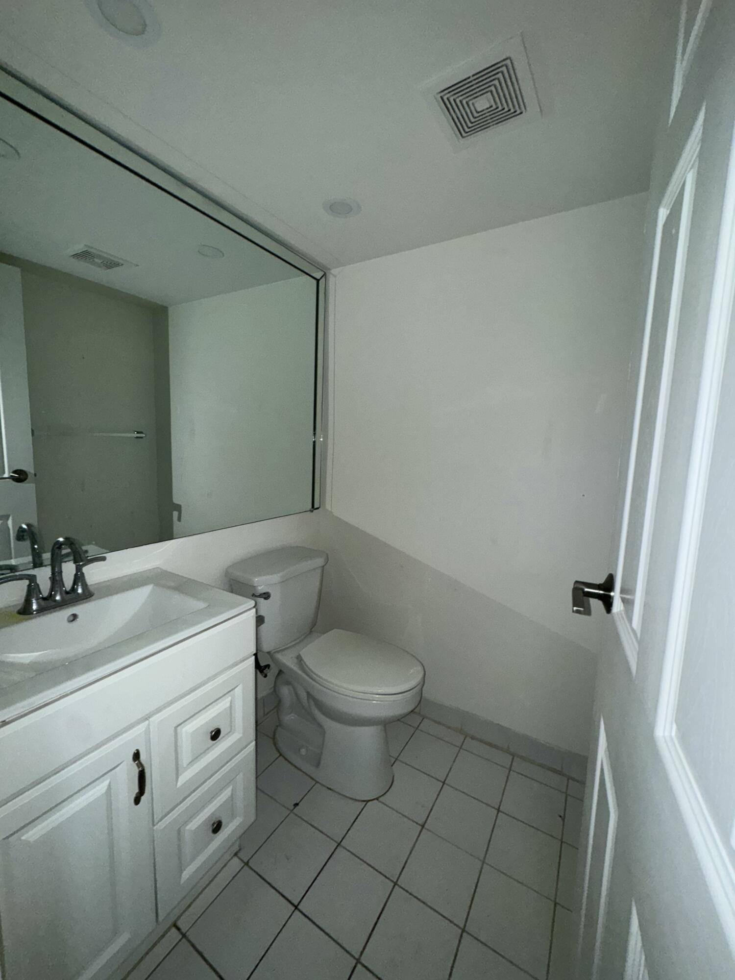 Delray Beach, FL 33446,638 N Saxony