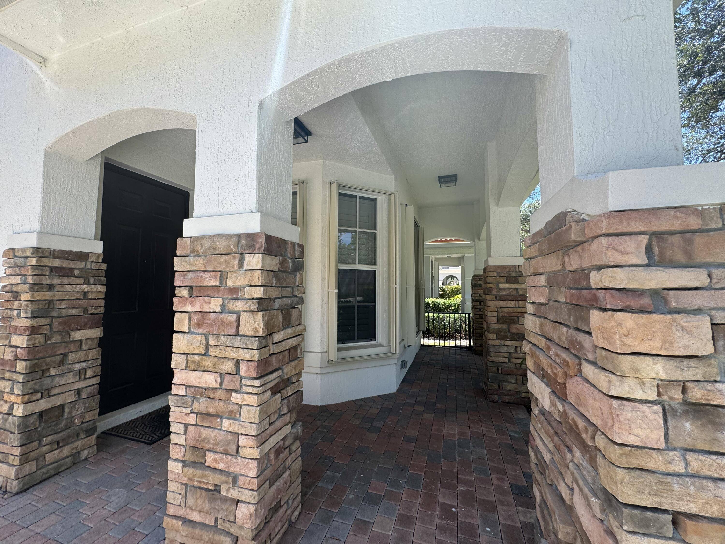 Palm Beach Gardens, FL 33410,374 Columbus ST