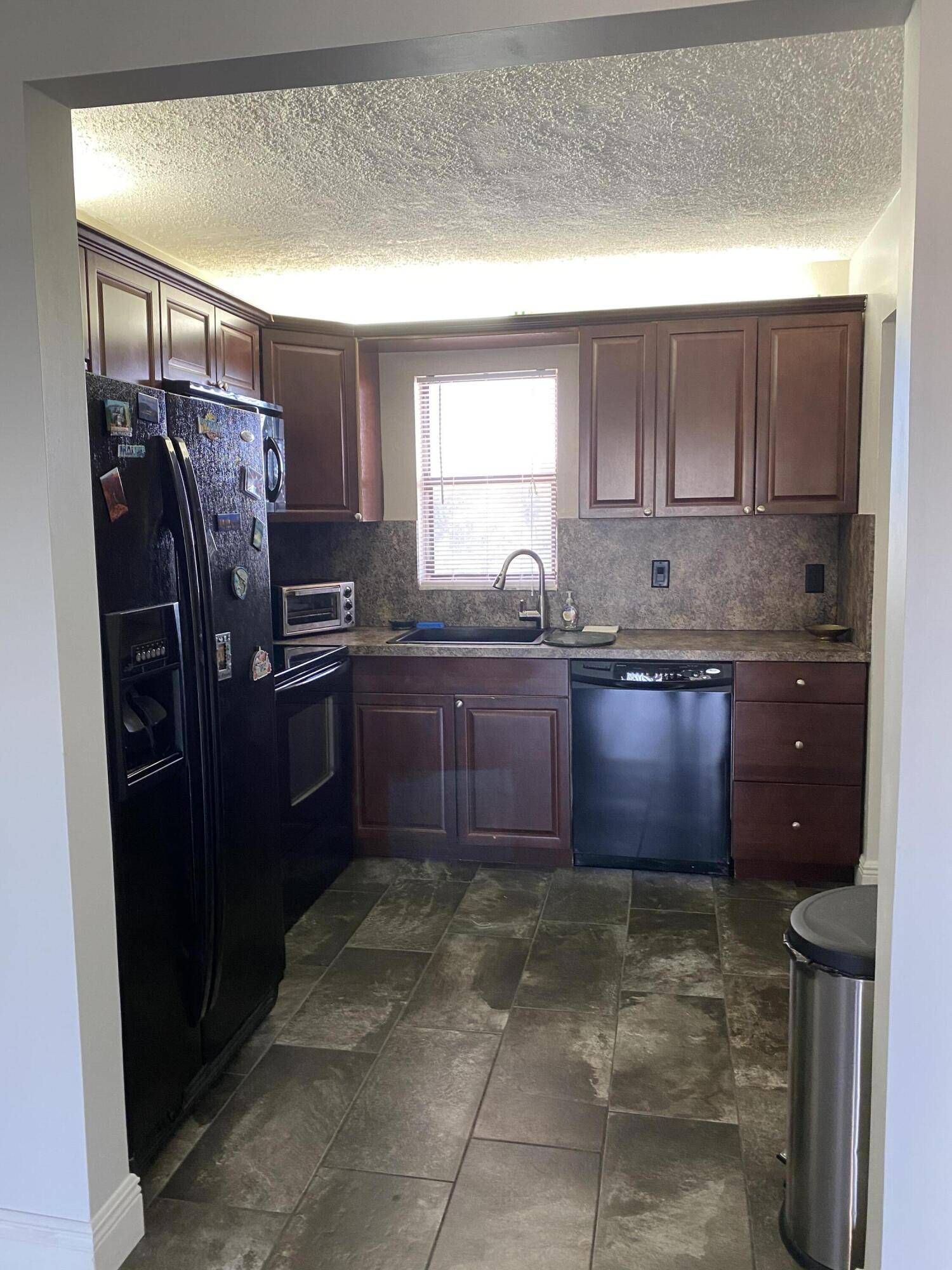 Boca Raton, FL 33428,9355 SW 8th ST 305