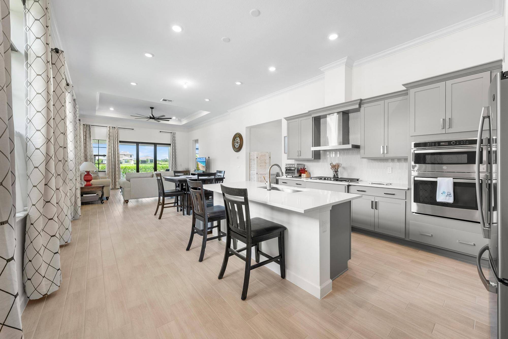 Port Saint Lucie, FL 34984,521 SE Fascino CIR