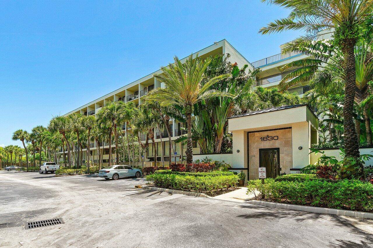 West Palm Beach, FL 33401,1830 Embassy DR 401