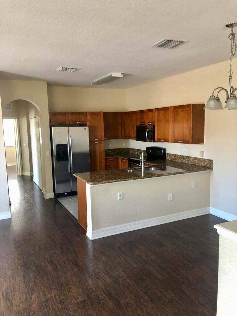 Stuart, FL 34994,51 SE Sedona CIR 204